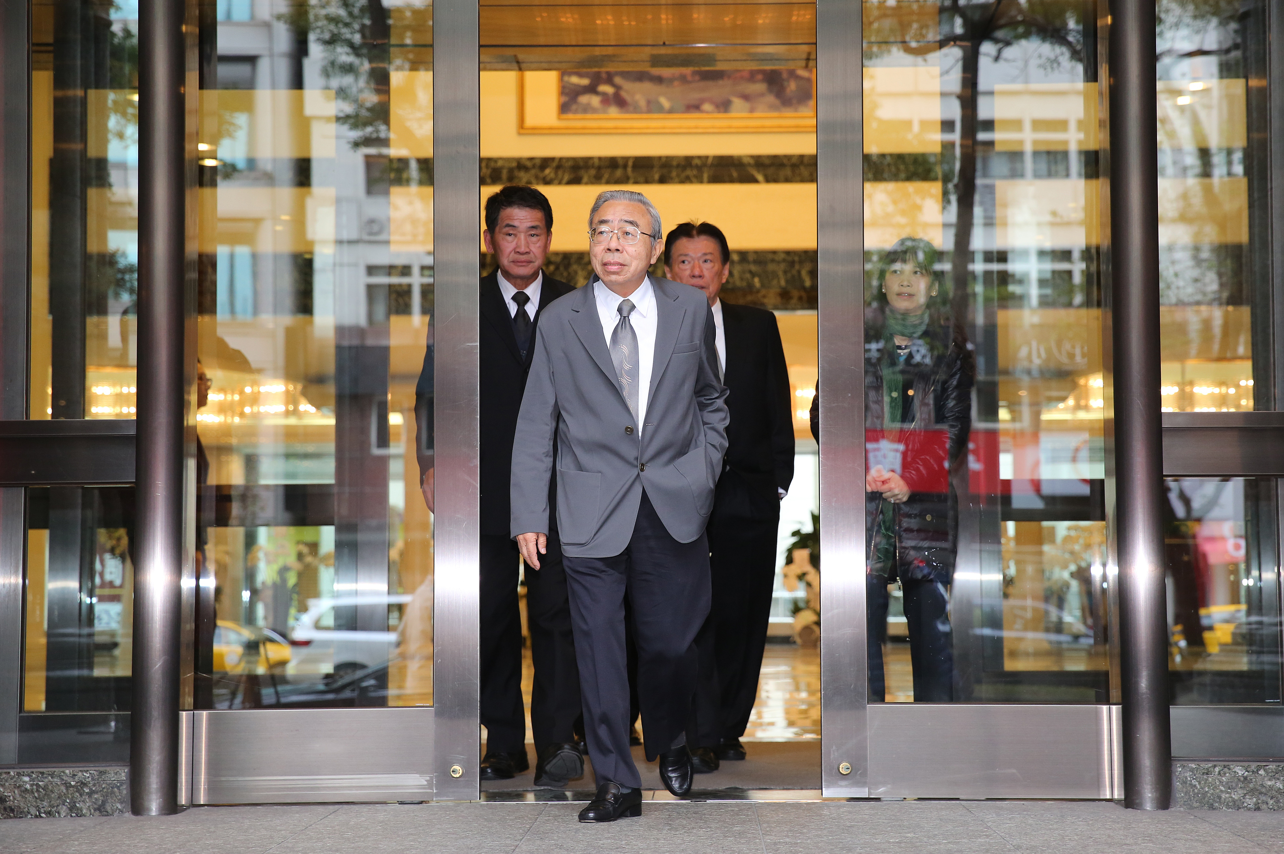 媒體報導，王文淵逼迫王永慶三房交出長庚董座，王文淵向本刊駁斥絕非事實。