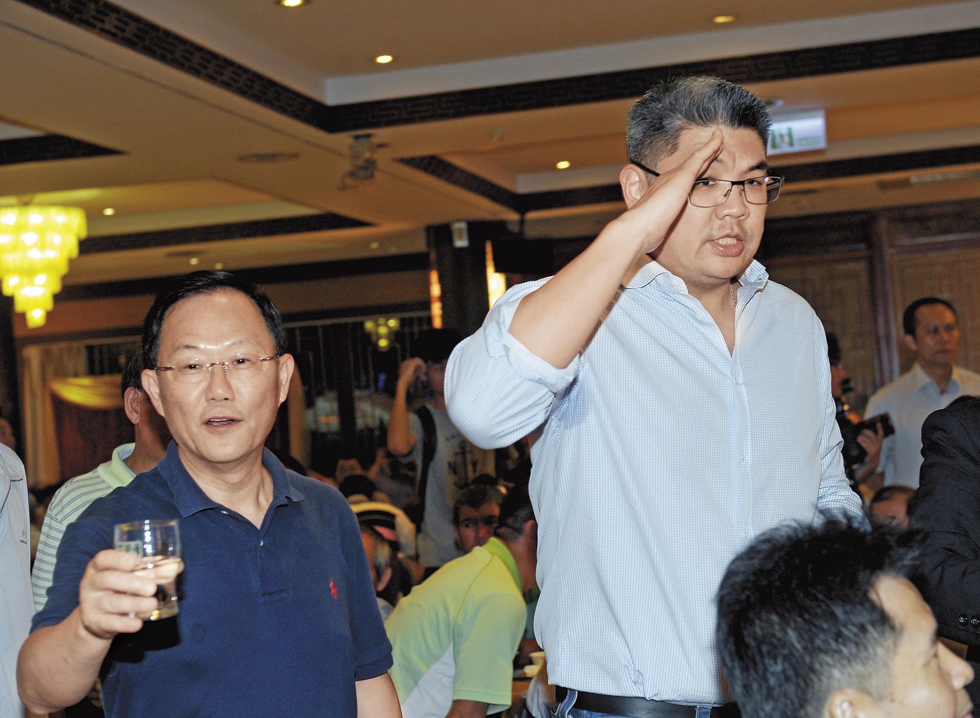 2014年藍營市長初選,丁守中(左)以些微差距輸給連勝文(右),雙方自此種下難解心結。(中央社)