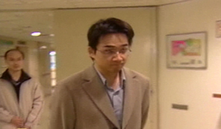 仁愛醫院醫師林致男（前）、劉奇樺不僅拒收，還強迫將邱小妹轉診到台中梧棲童綜合醫院。