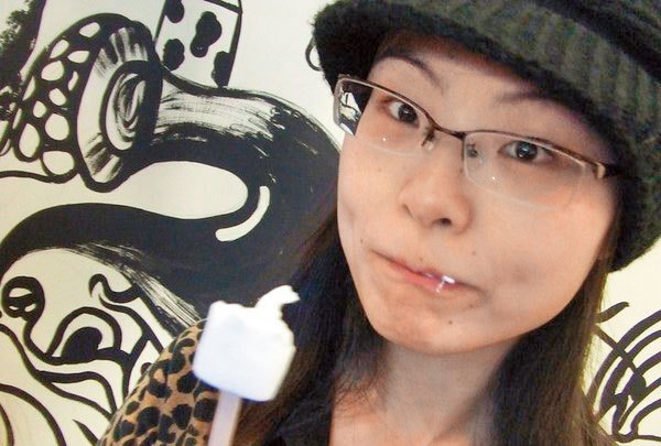 謝依涵（圖）在上班期間，先在咖啡店內迷昏被害人，再帶出店外殺害。