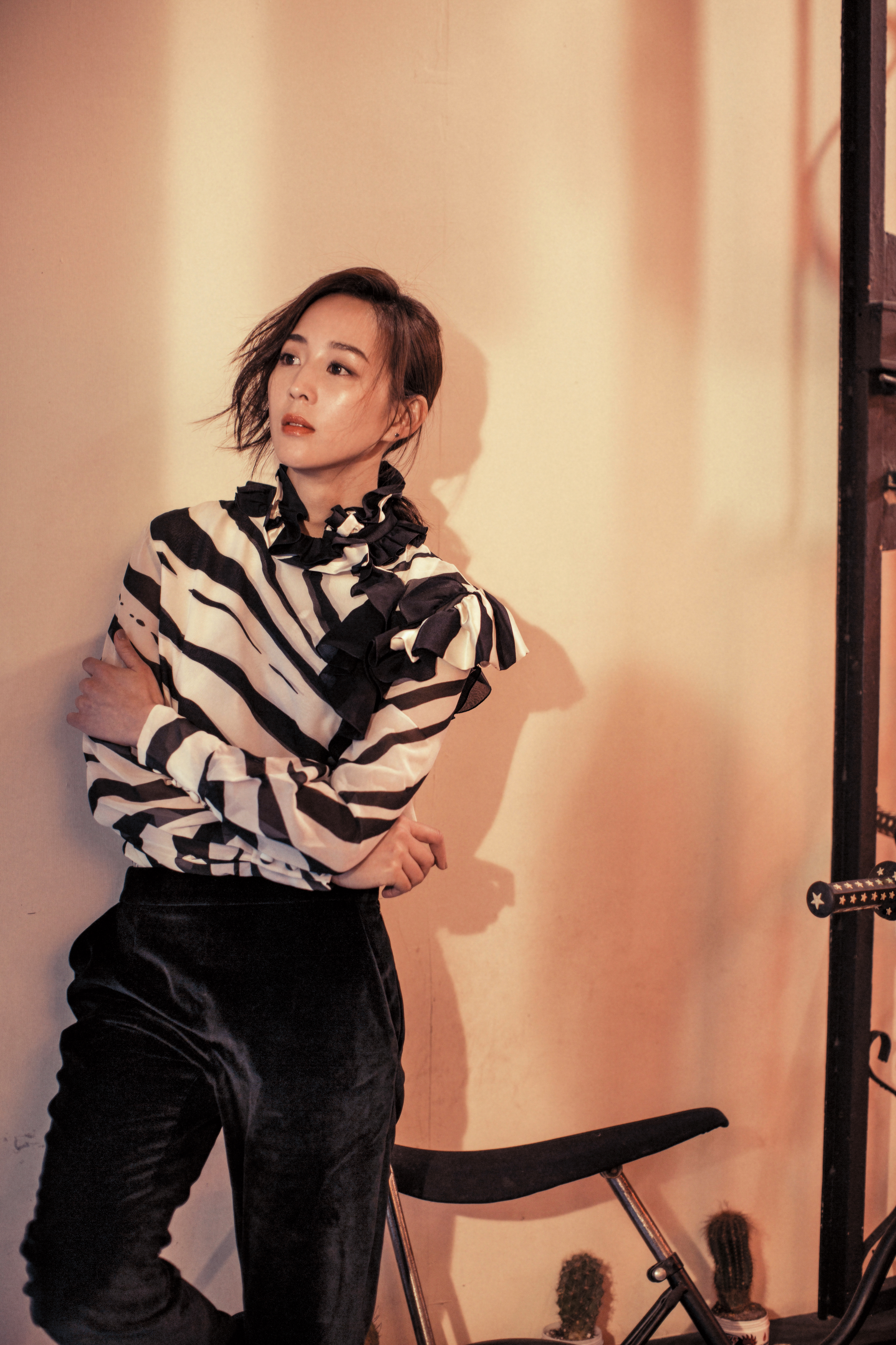  「我是A型，以前不吃生的，很多自己的原則。」但是當演員，規矩要愈少愈好，丟掉了那些規矩，才能勝任角色。 