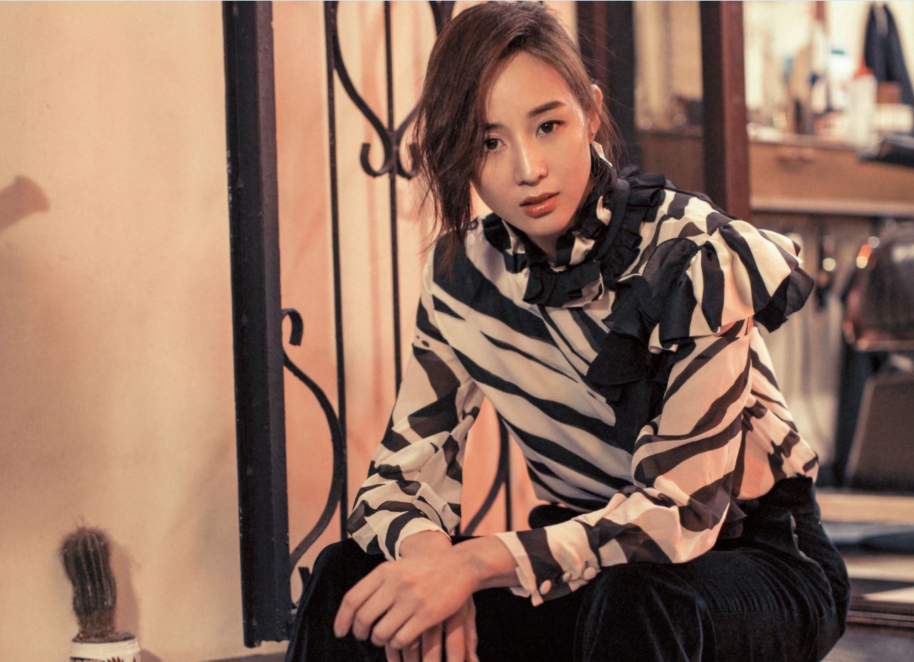 難過會去跑步、嘴饞時會吃炸雞排，張鈞甯不是我們以為那種高高在上的女明星。 