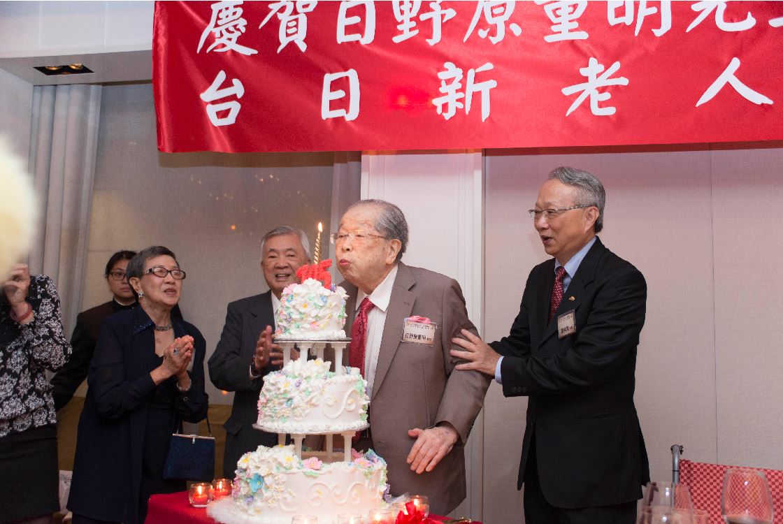 日野原重明去年在台灣歡度104歲生日。（美兆國際健康管理機構提供）