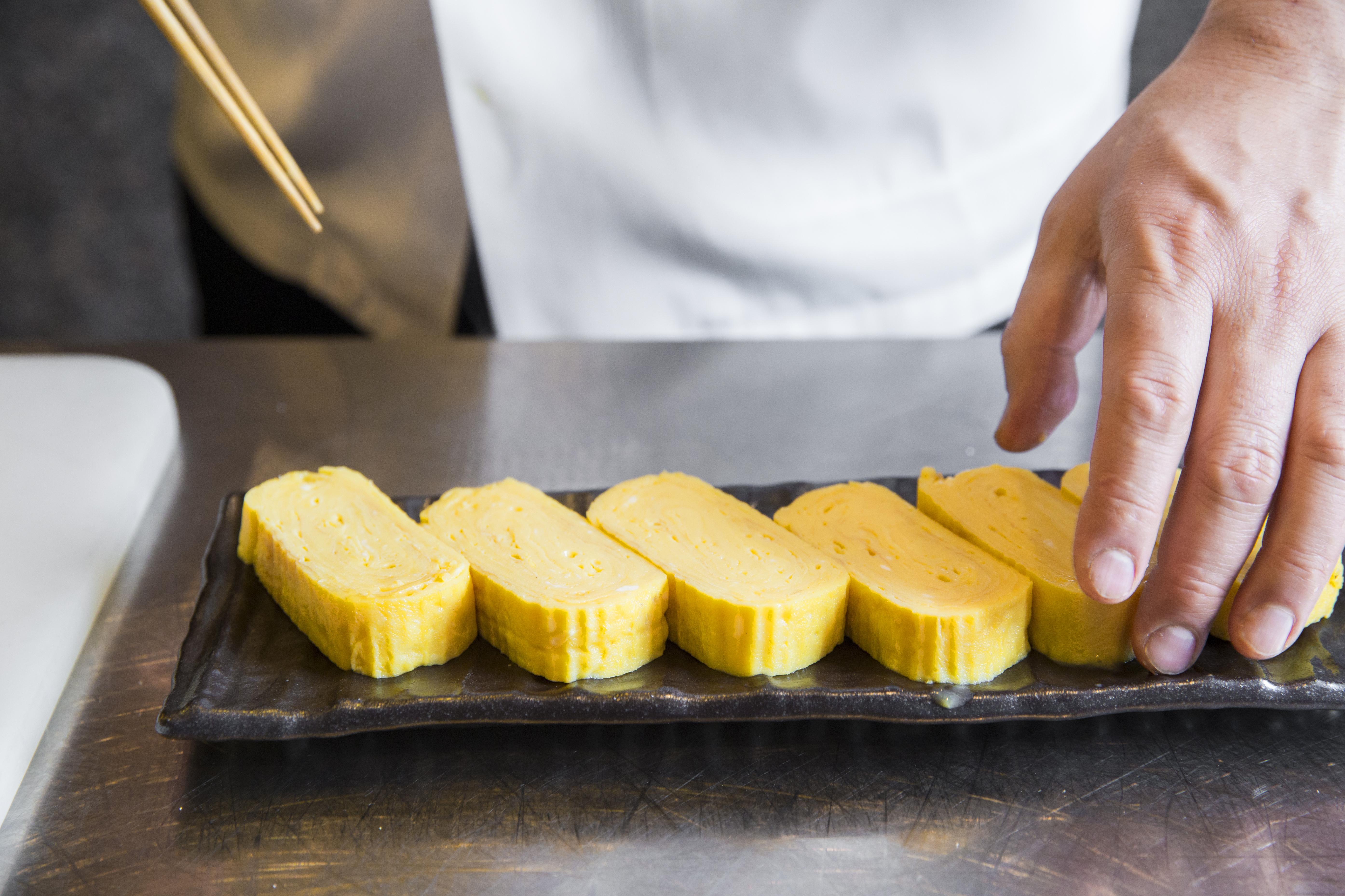 幾乎每位日本媽媽都會做的「玉子燒」，正餐、宵夜吃都適合。