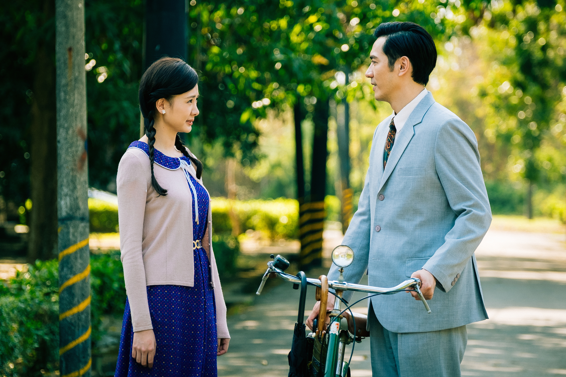 拍哭戲對安心亞（左）來說是挑戰，為了培養情緒，她一天不吃東西來讓自己盡快投入角色。