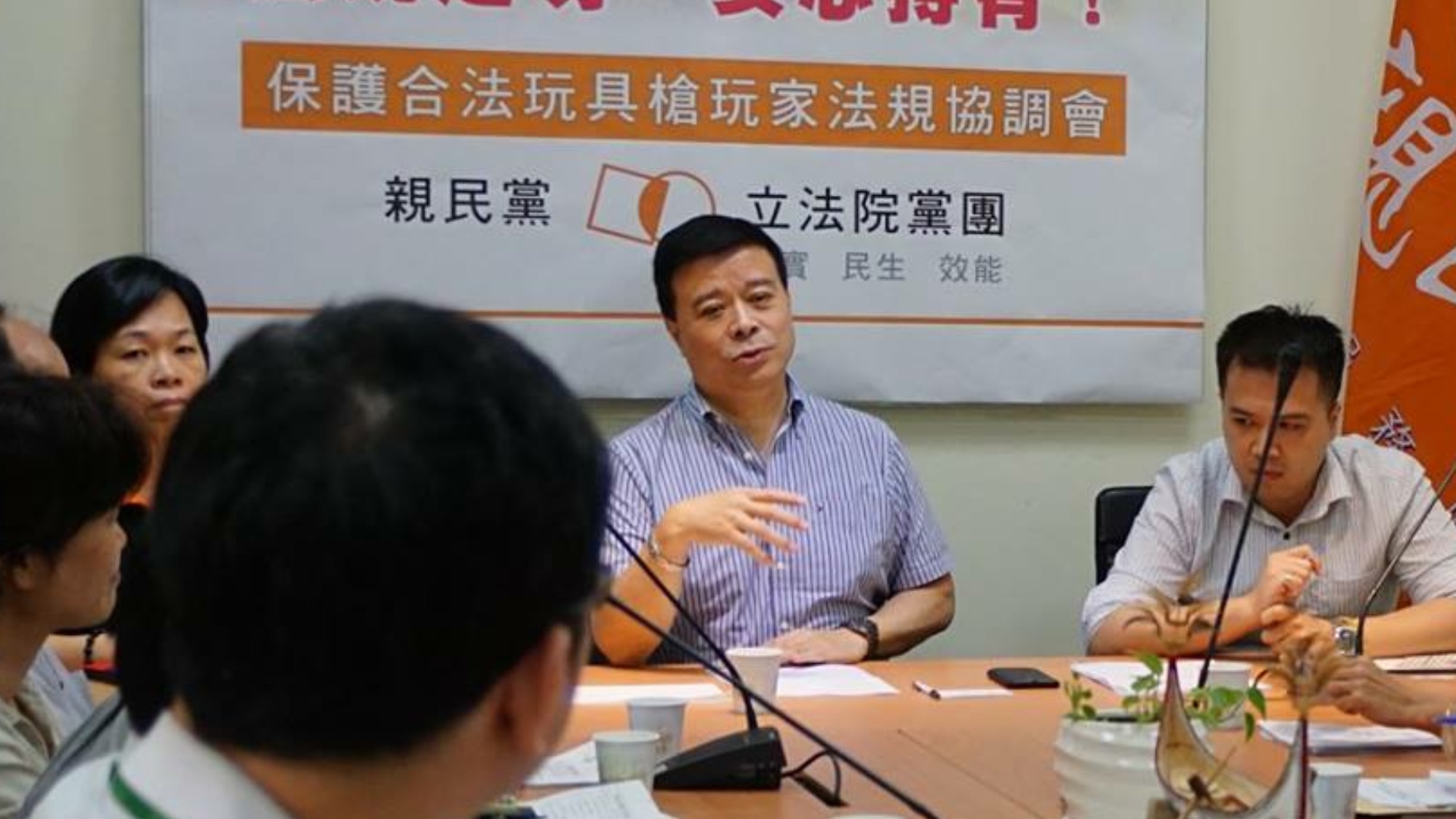 前立委、親民黨副祕書長劉文雄，21日凌晨酒後倒臥住處，經緊急送醫後，昏迷指數3，仍在加護病房觀察。（翻攝自劉文雄臉書）