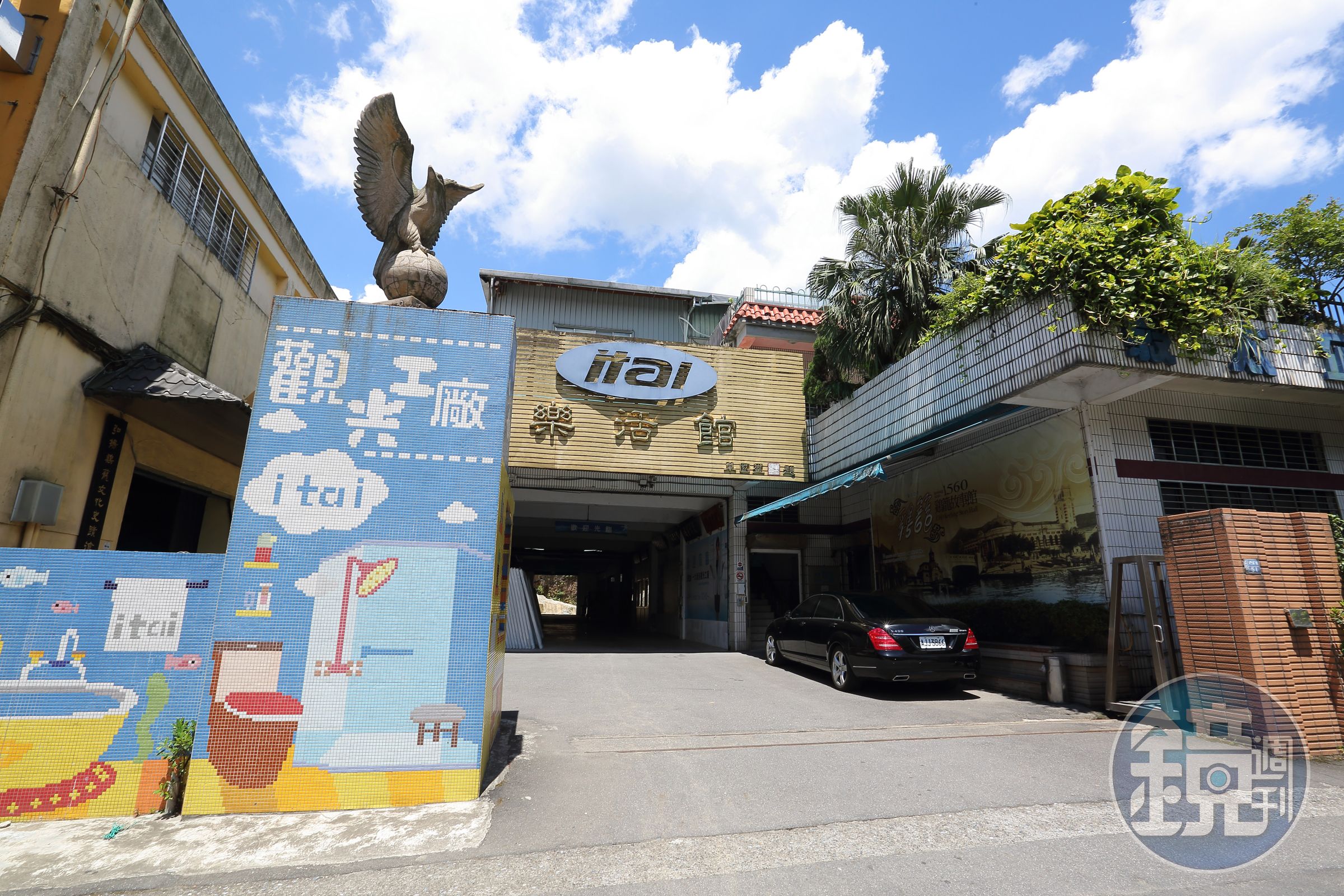 洪團樟買土做為企業資產股本，基隆大武崙工業區廠房為自有資產。