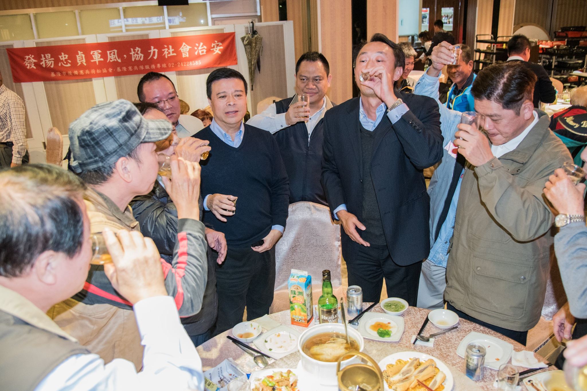 劉文雄到院前已無呼吸和脈搏，經過醫院搶救後才恢復心跳，但昏迷指數只有3，目前仍在加護病房觀察中。