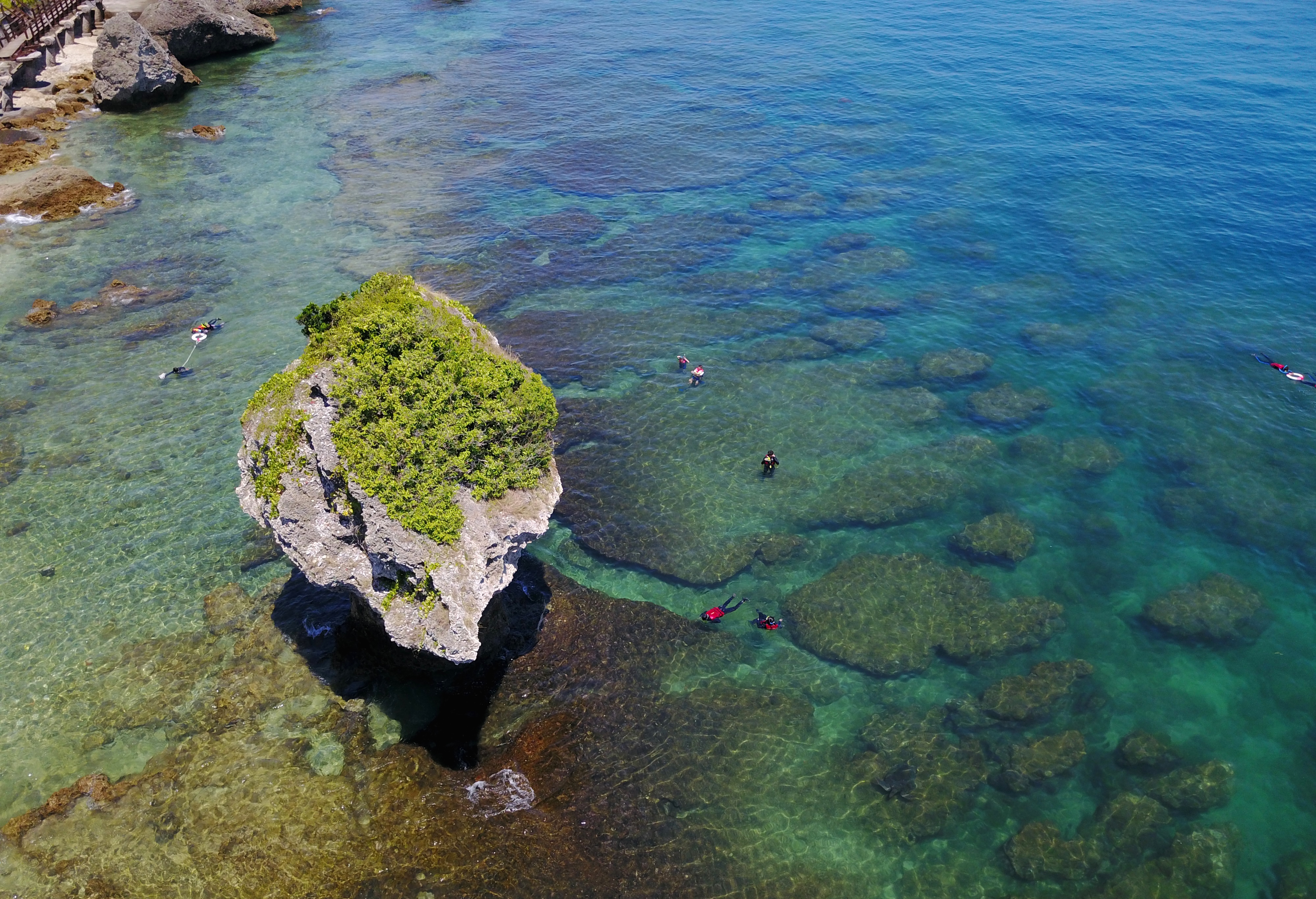空拍下的花瓶岩之美。