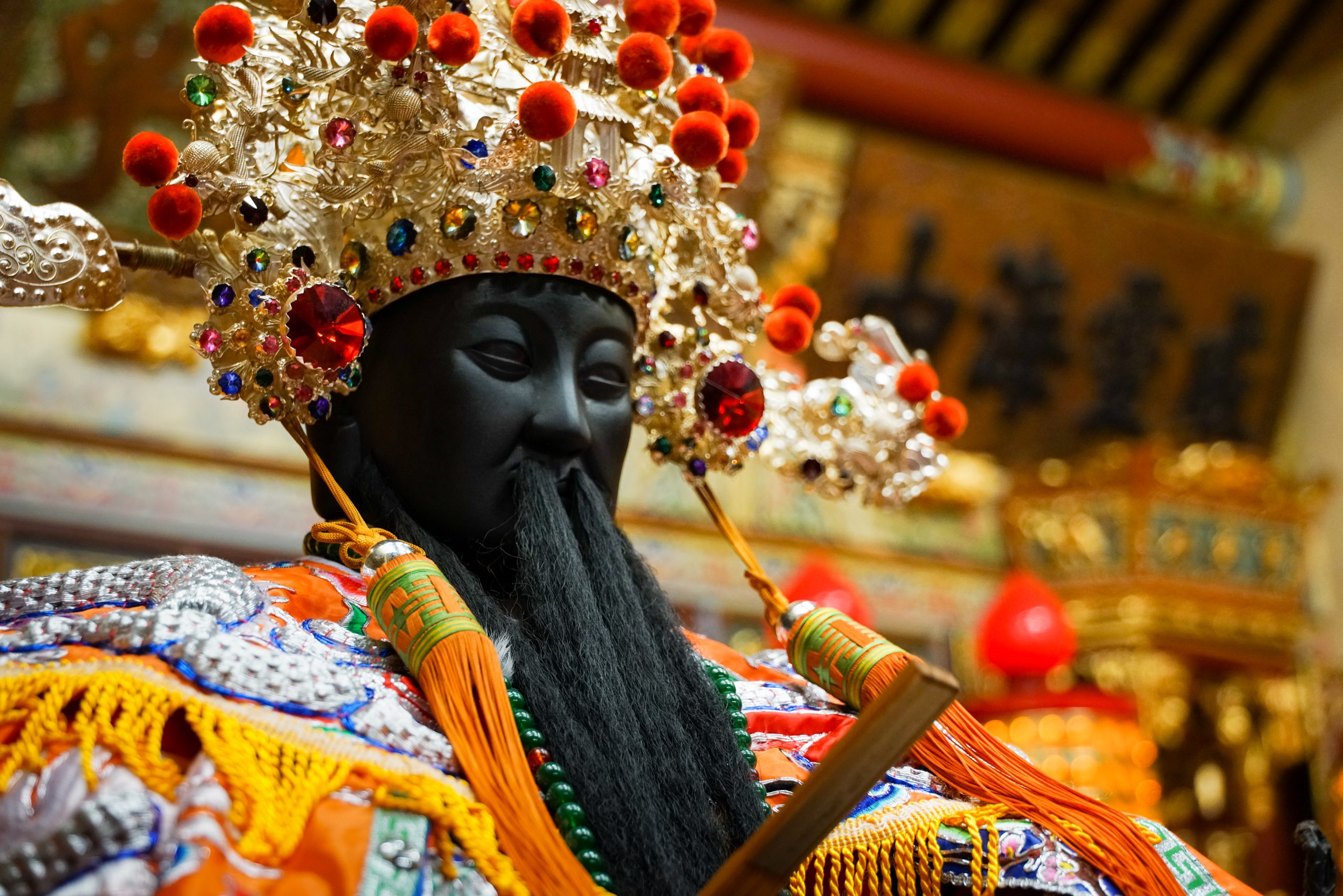 住在台北霞海城隍廟口的在地人，習慣稱城隍為「老爺」。