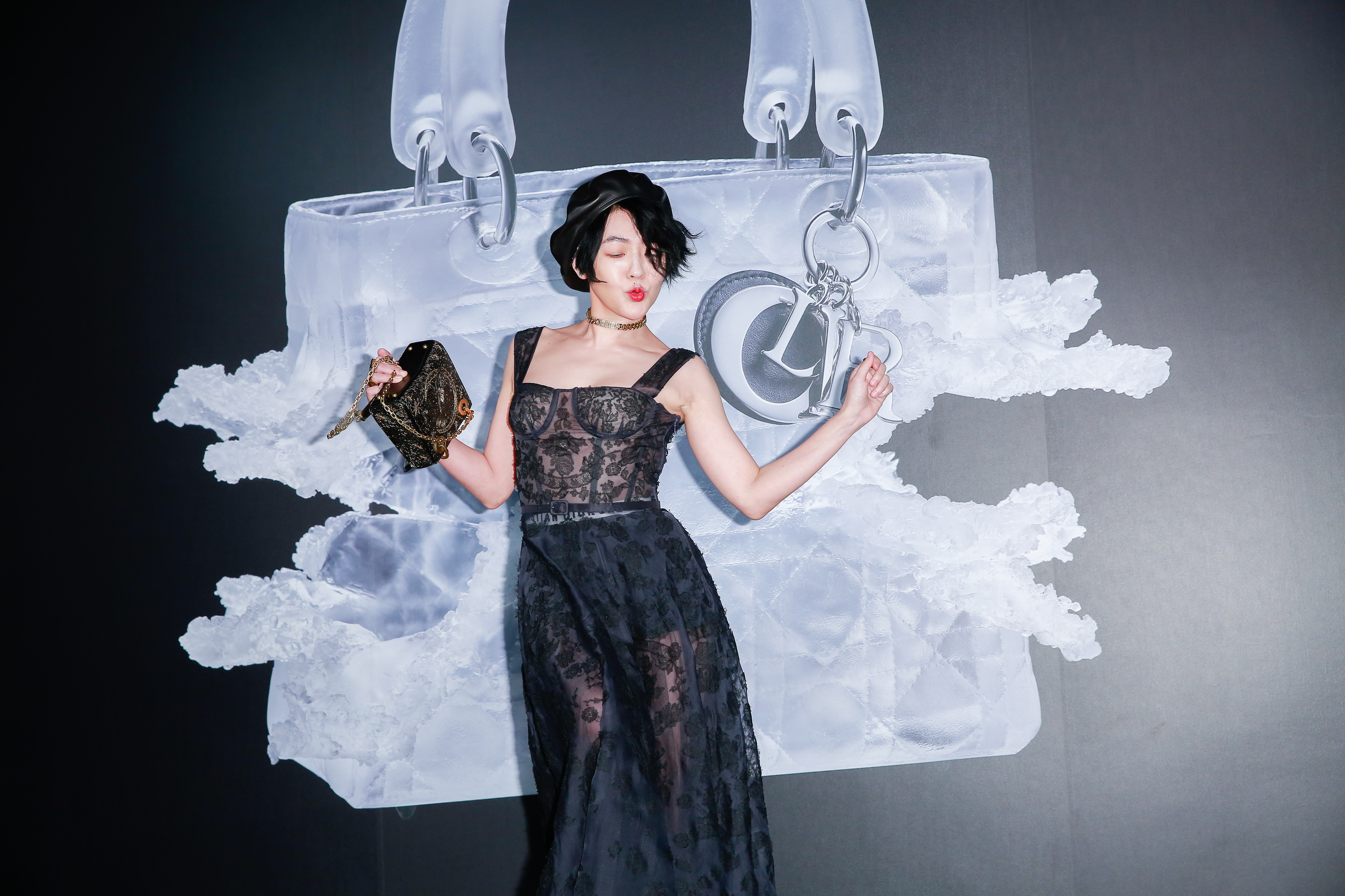 小S盛裝出席時尚活動，希望大家不要在關注大S身材。