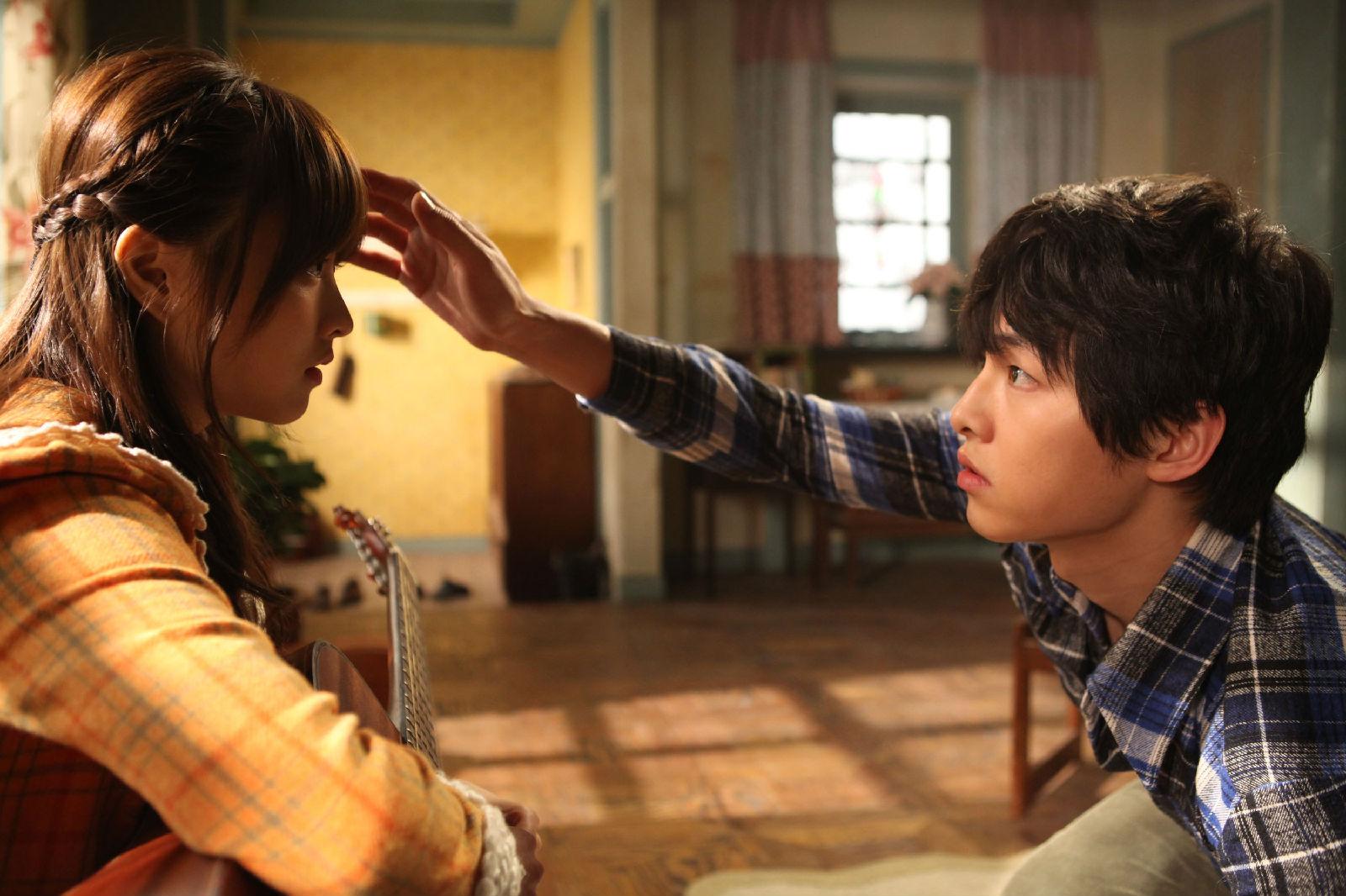 2012年與朴寶英主演《狼少年》時，宋仲基為宣傳亦曾頻頻高喊「寶英是我的」！