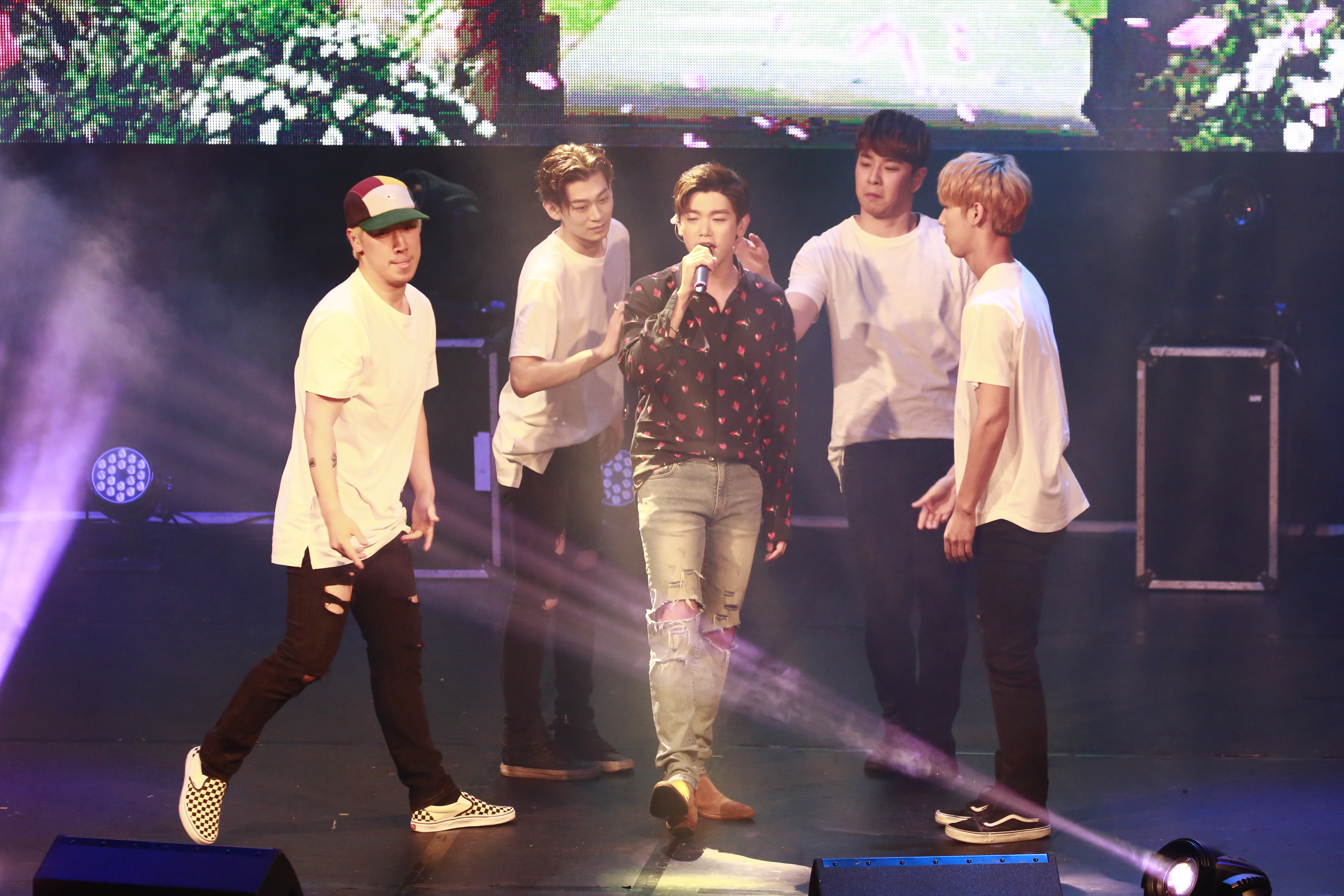 Eric Nam不止歌聲動人，舞蹈也不含糊。