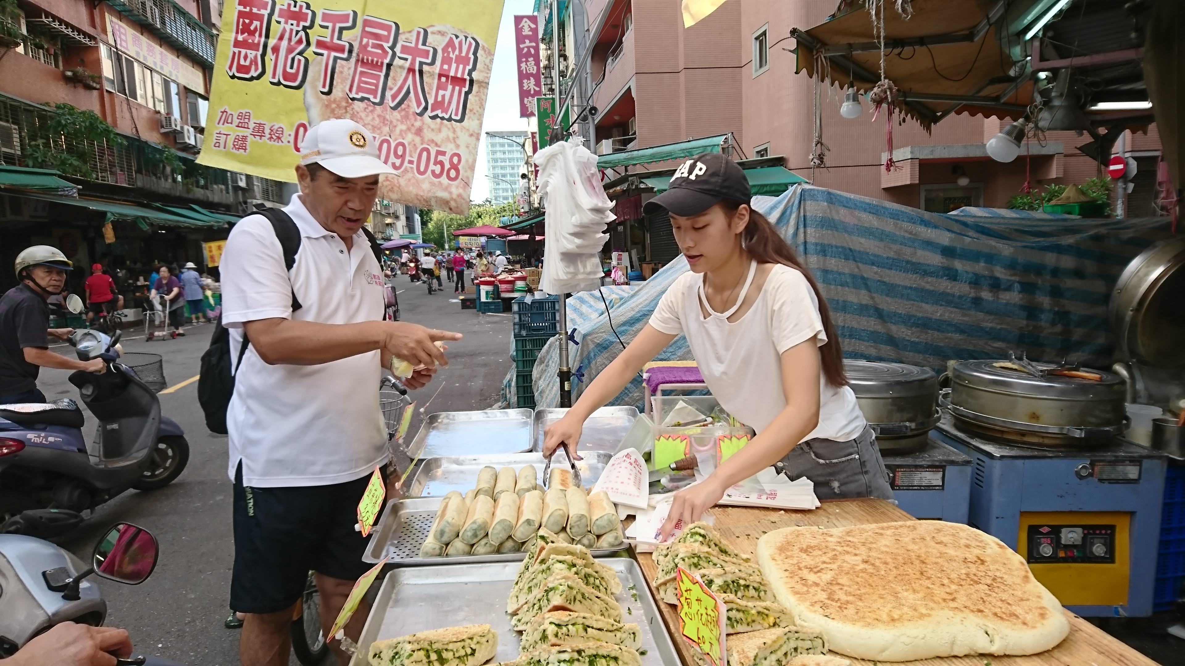注重養身的洪團樟，奉行早餐吃7分飽、午餐5分飽、晚餐6分飽、超過晚上8點不再進食養生作息。