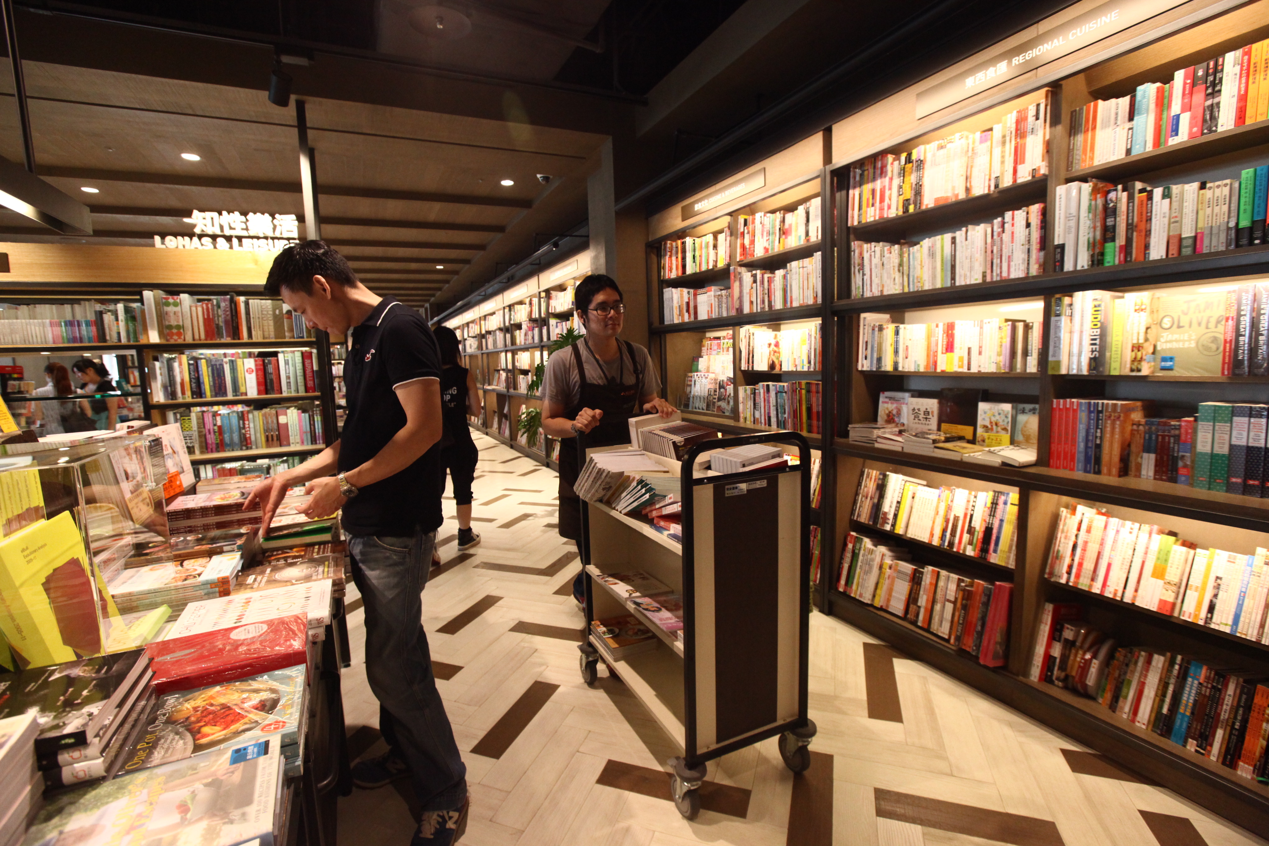 幾乎每一年畢業季，誠品幾乎是少數非外商、非科技公司，卻是大學生最想進入工作的企業前幾志願。