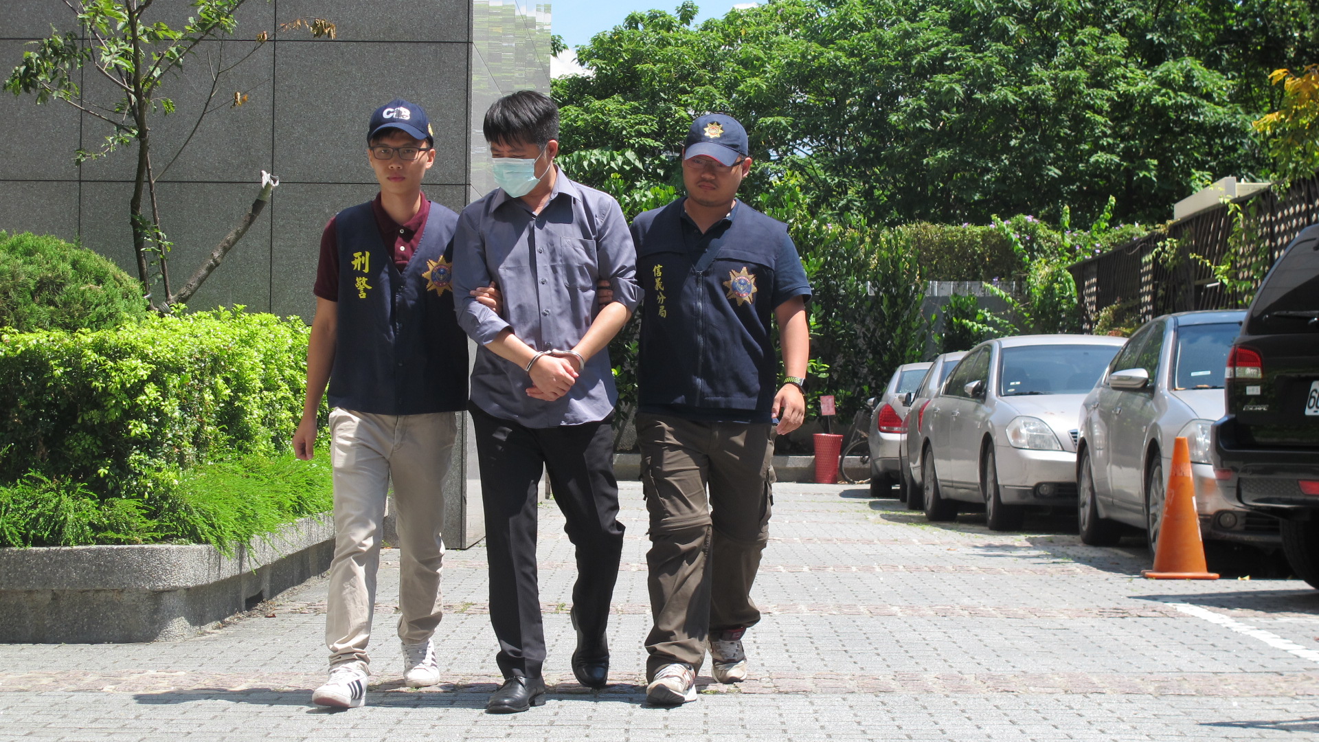 林嫌（中）謊稱自己是科技新貴，誘騙近20名妙齡女子上床，遭警方移送法辦。