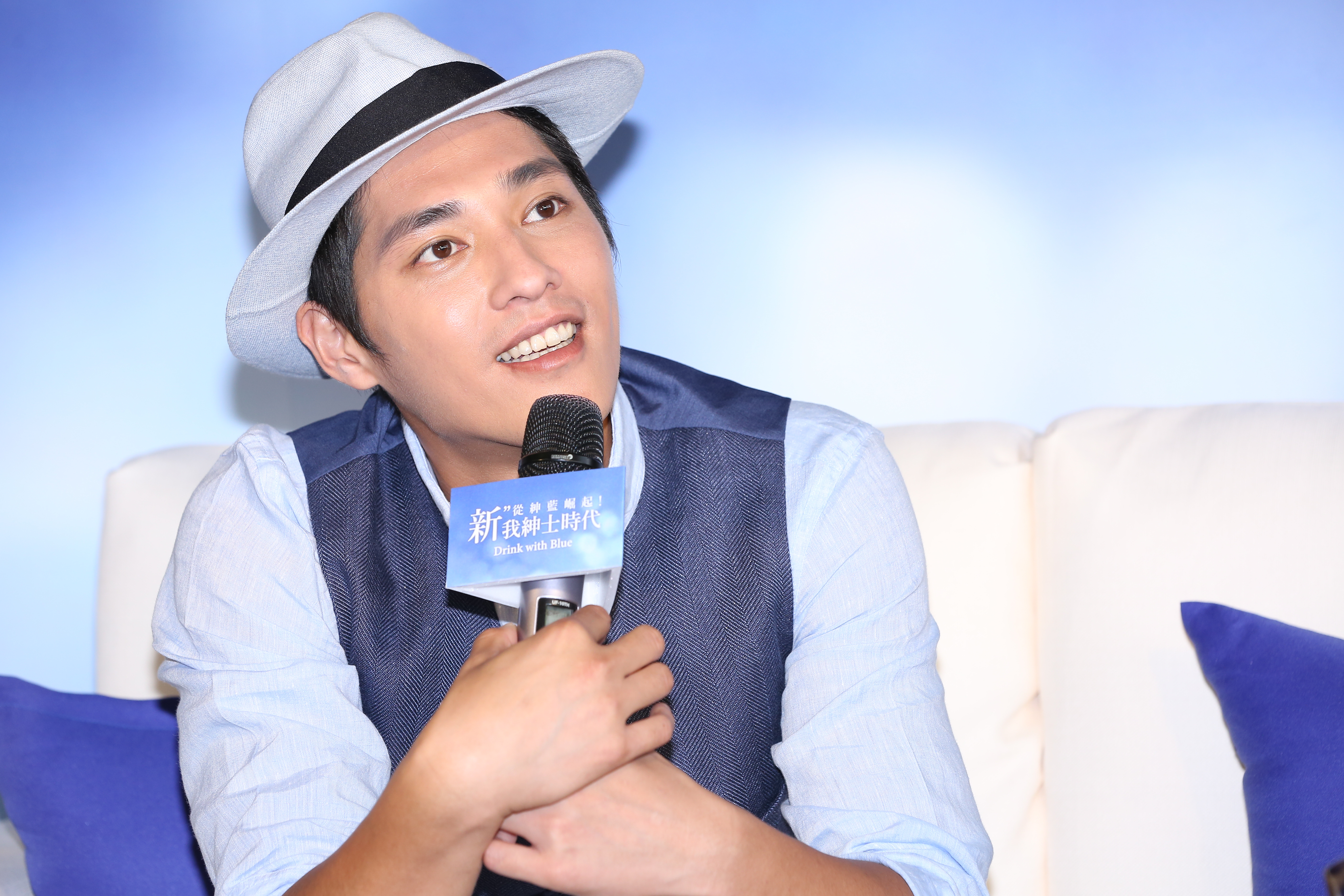 藍正龍接下酒商代言，表示自己小時候跟兒子一樣常被誤認為是女生。