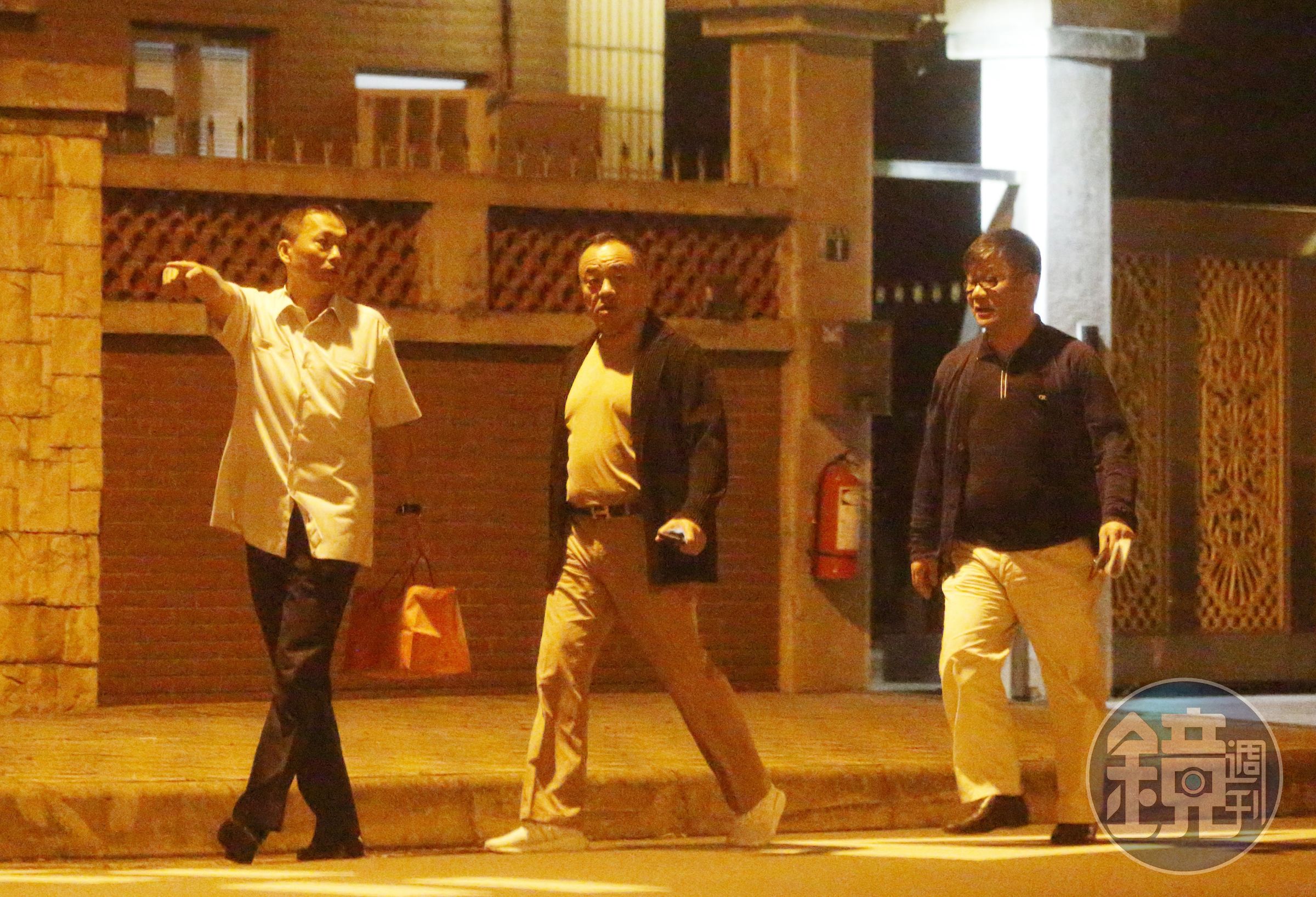 龍巖董事長李世聰（中）也在鄭文燦邀宴名單中。