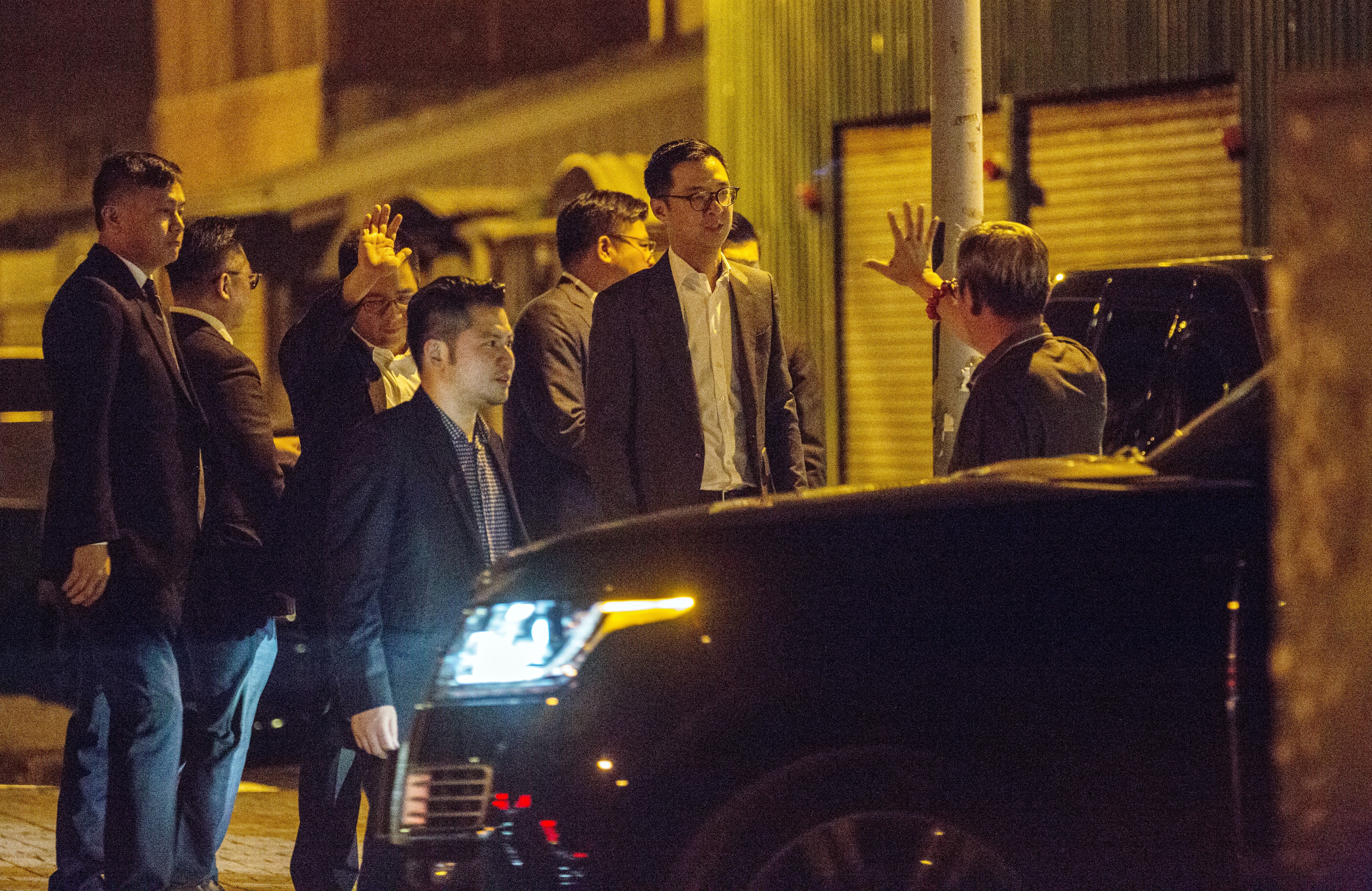 鄭文燦夜宴商界人士，引起外界遐想。蔡宗翰 (右一)；李耀民（前排中）