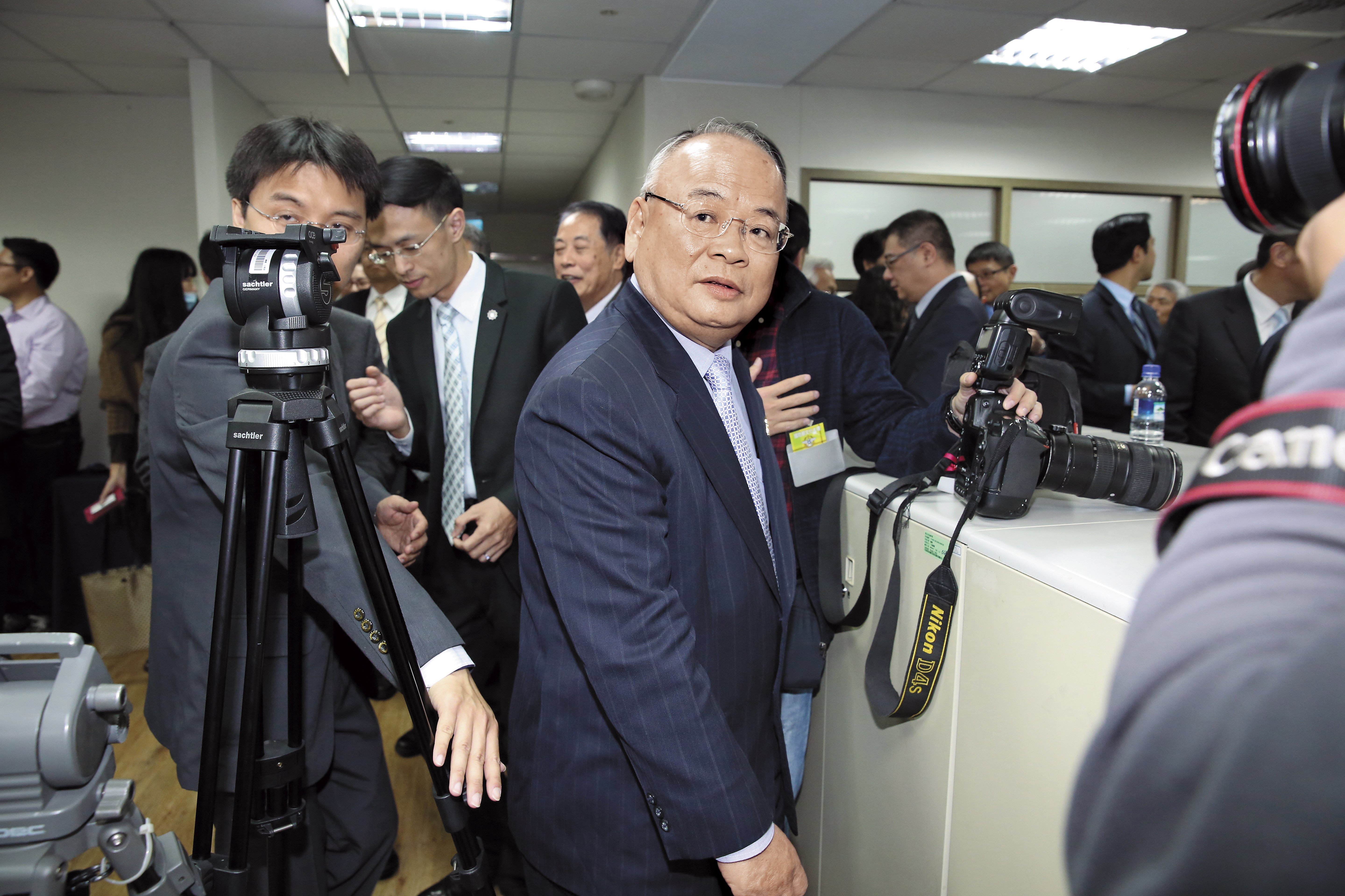 顏大和在2014年獲馬英九提名為檢察總長，上任3個月便將爭議已久的三中案簽結。