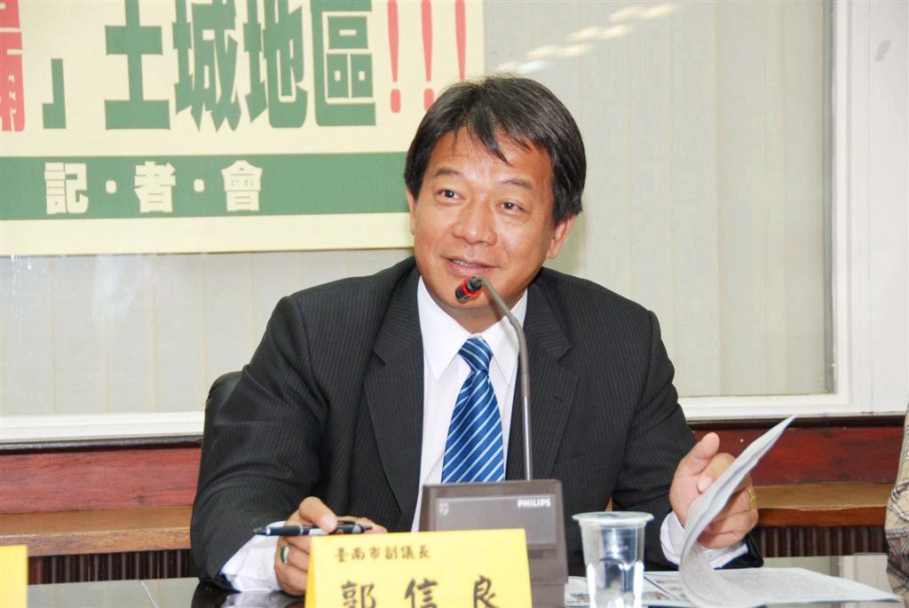 台南市副議長郭信良受訪表示,他對政府減香政策的批評,都是出自善意。
