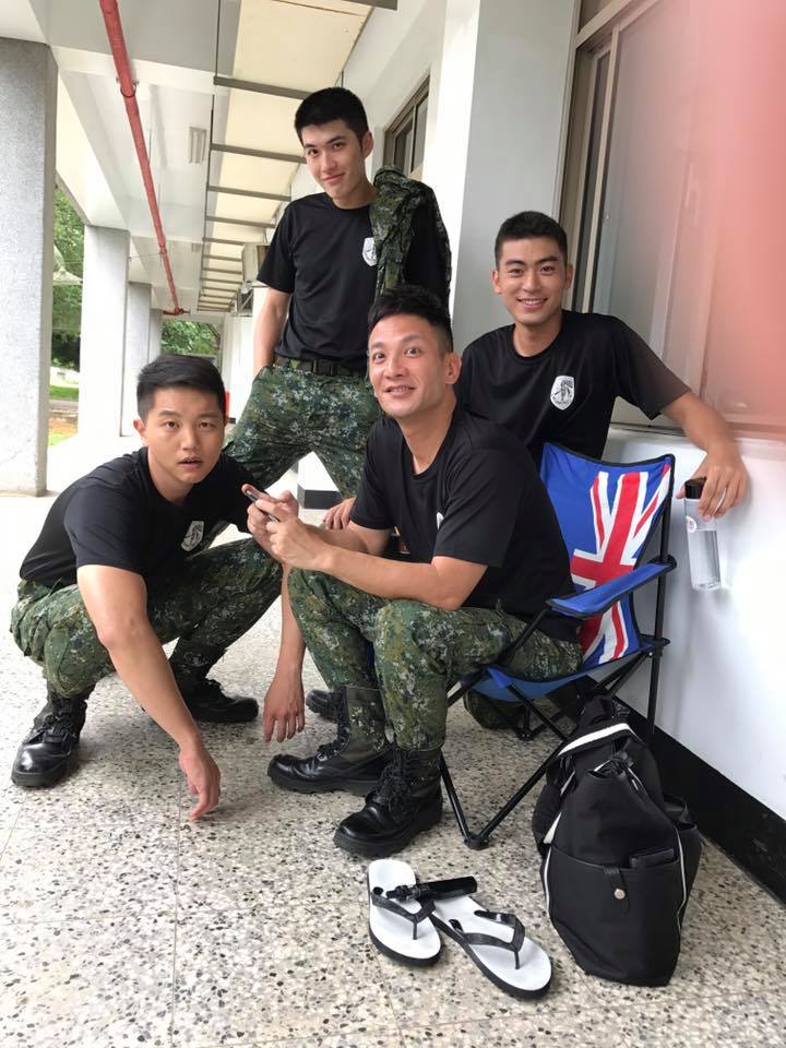 遭爆被拗當司機的演員張世賢（左一）和劇組其他演員感情不錯，由左至右為：張世賢、曲獻平、高山峰、徐愷。