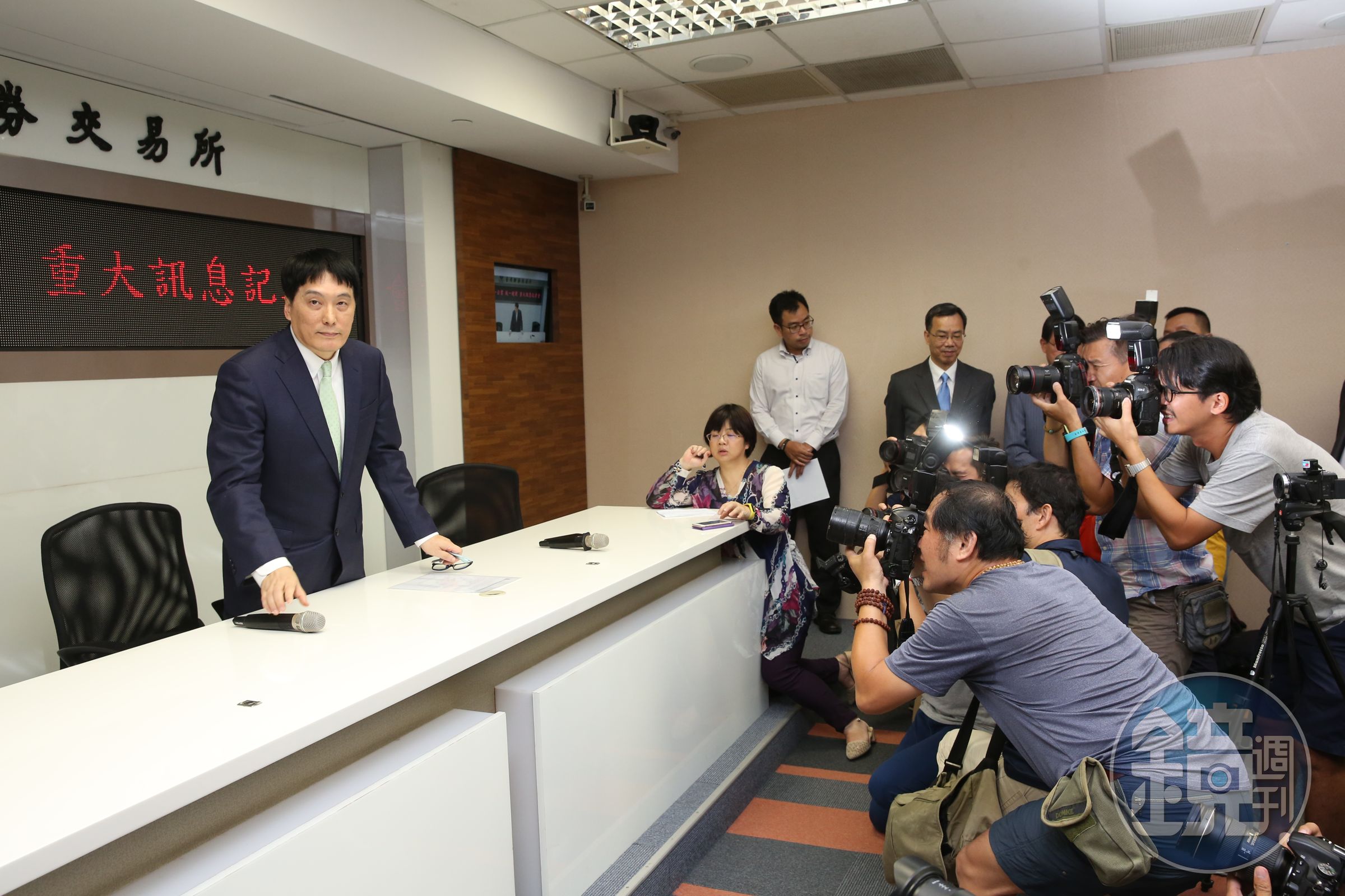 統一董事長羅智先晚間7點於證交所召開重大訊息說明會。