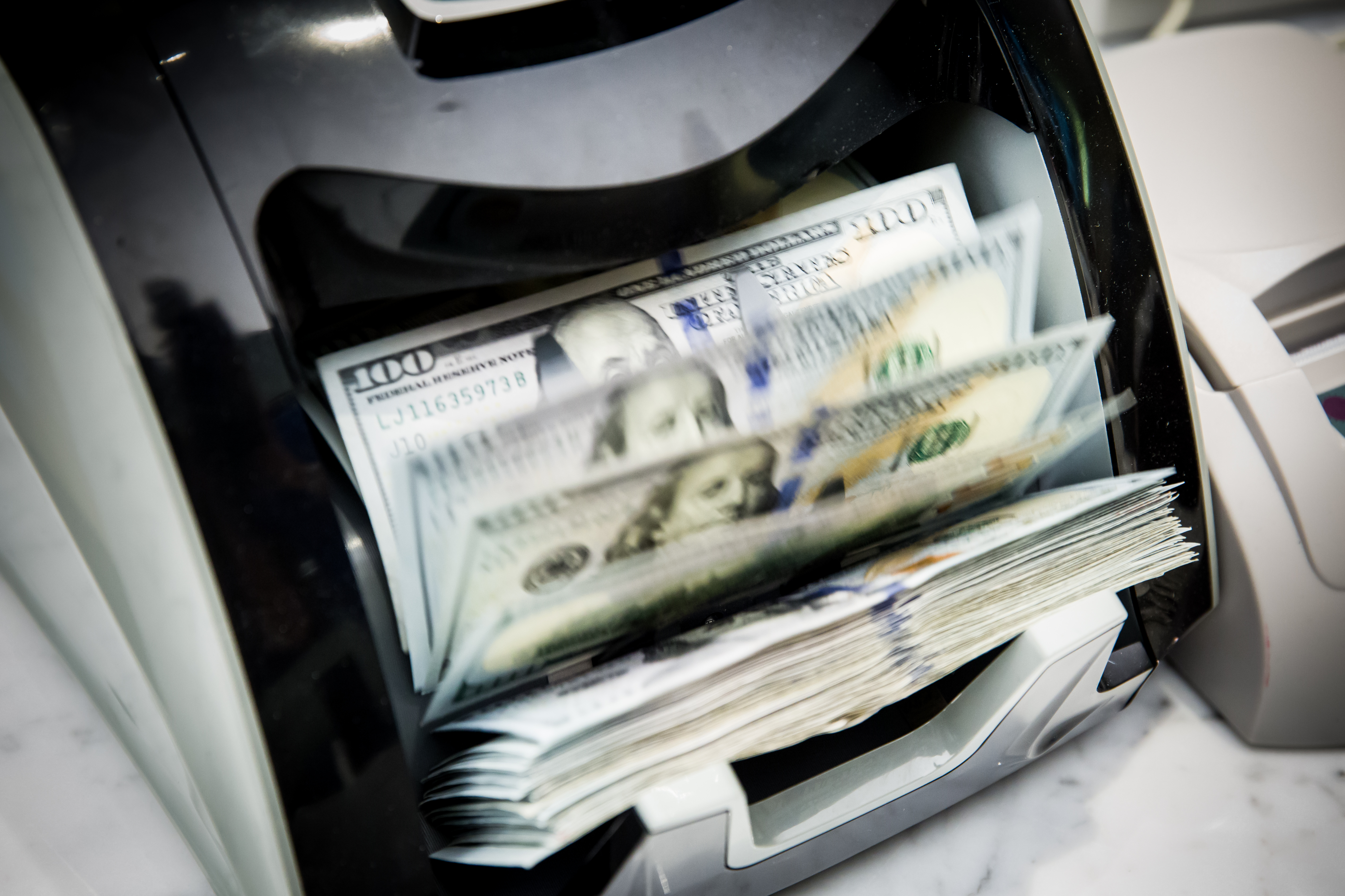 隨美國經濟復甦，緩步升息的預期下，美元可望逐步走強。