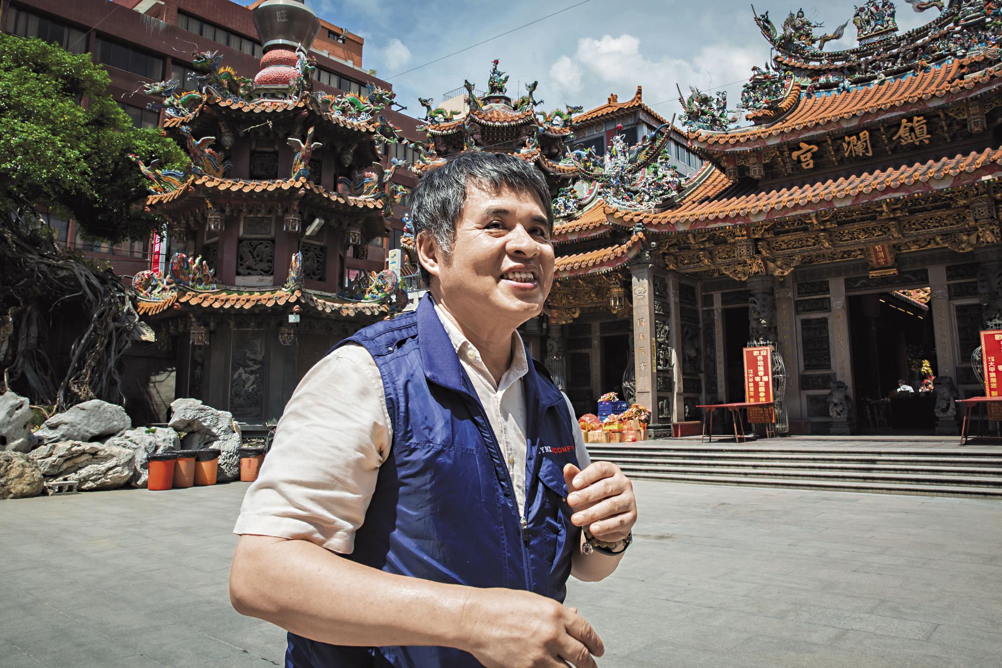 裕珍馨之所以有今日，與大甲鎮瀾宮媽祖有極深淵源，陳裕賢感念，有空就會去拜拜。