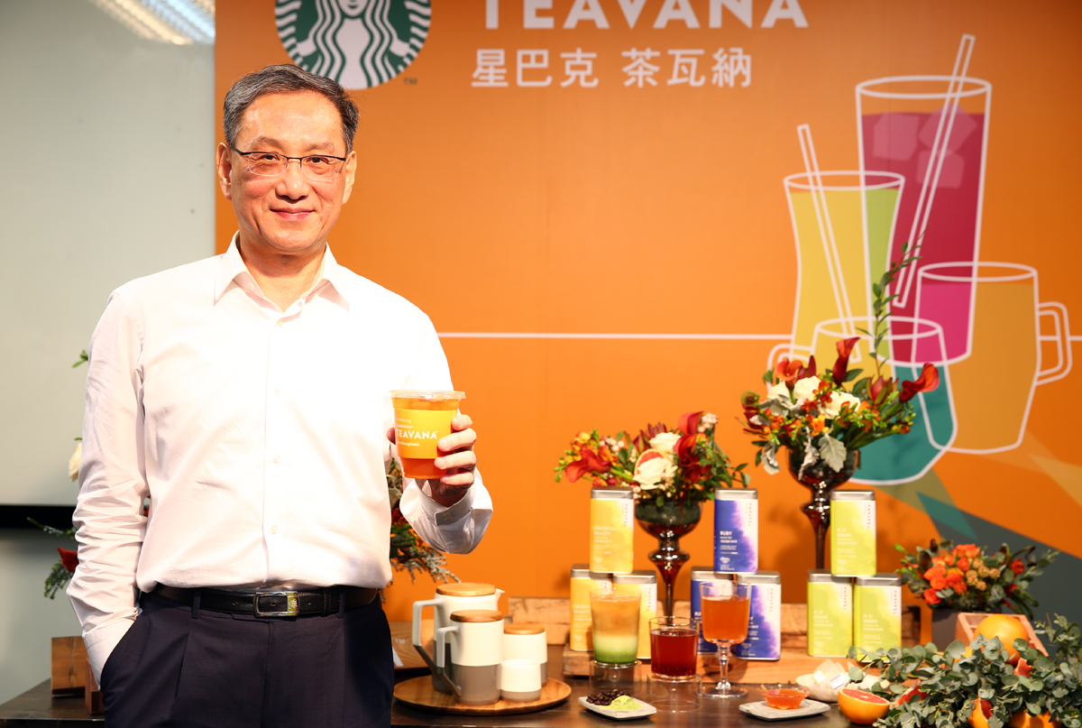 統一星巴克總經理徐光宇（圖中人物）引進星巴克，剛開始因行銷費用太高，曾被統一集團創辦人高清愿念他「猛打廣告，不會省錢」。