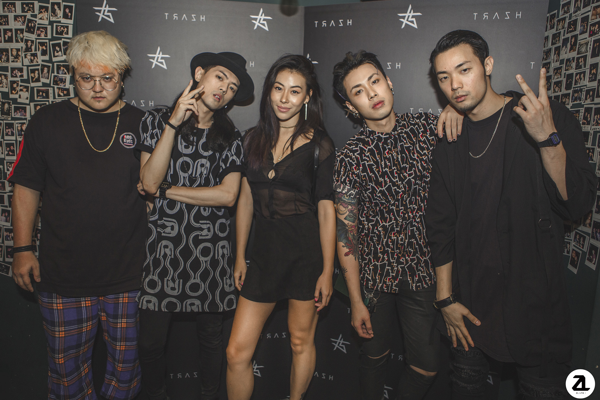 蔡詩芸（中）即使夜深也要為TRASH站台。