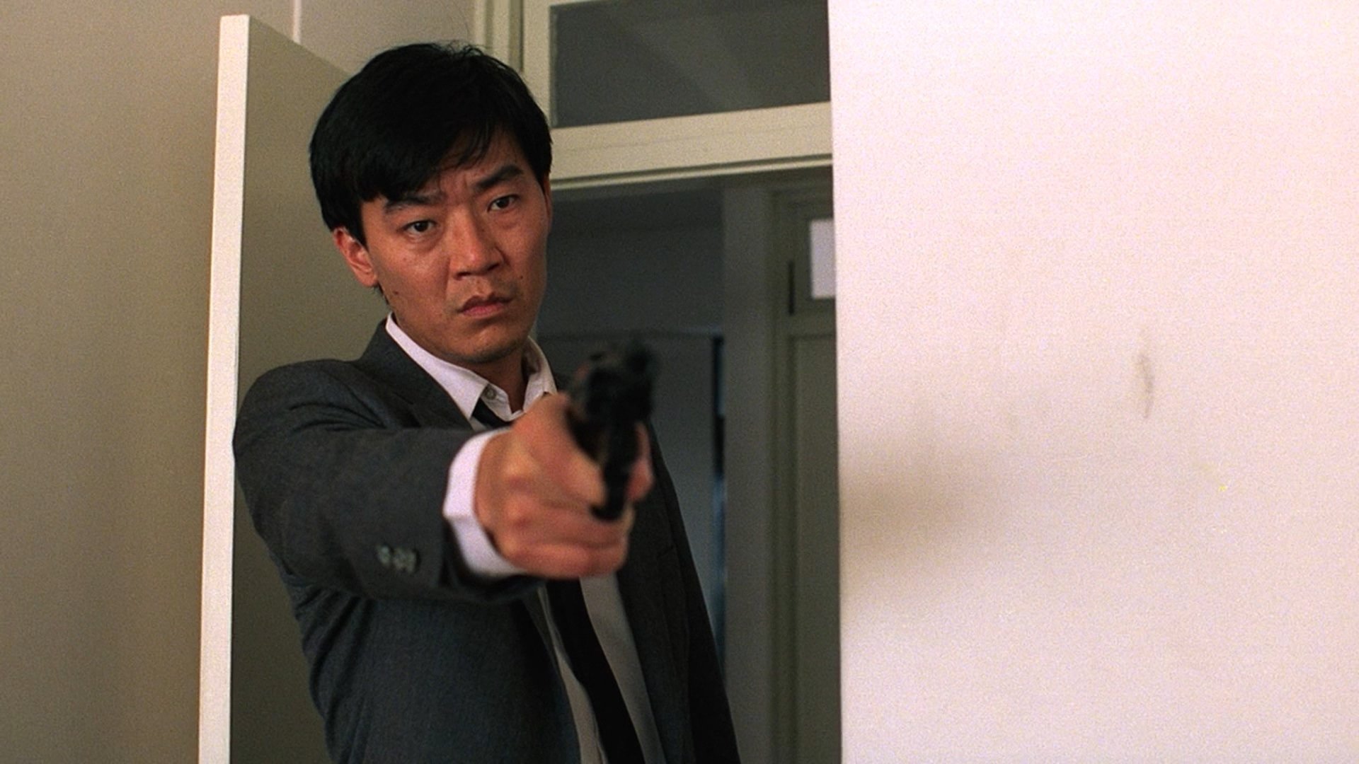 楊德昌在《青梅竹馬》後,隔年推出李立群主演、獲金馬獎最佳影片的《恐怖分子》。(中影提供)
