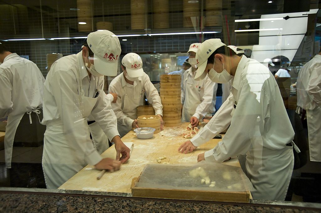 鼎泰豐以小籠包聞名海內外，遭控侵犯著作權獲判無罪。