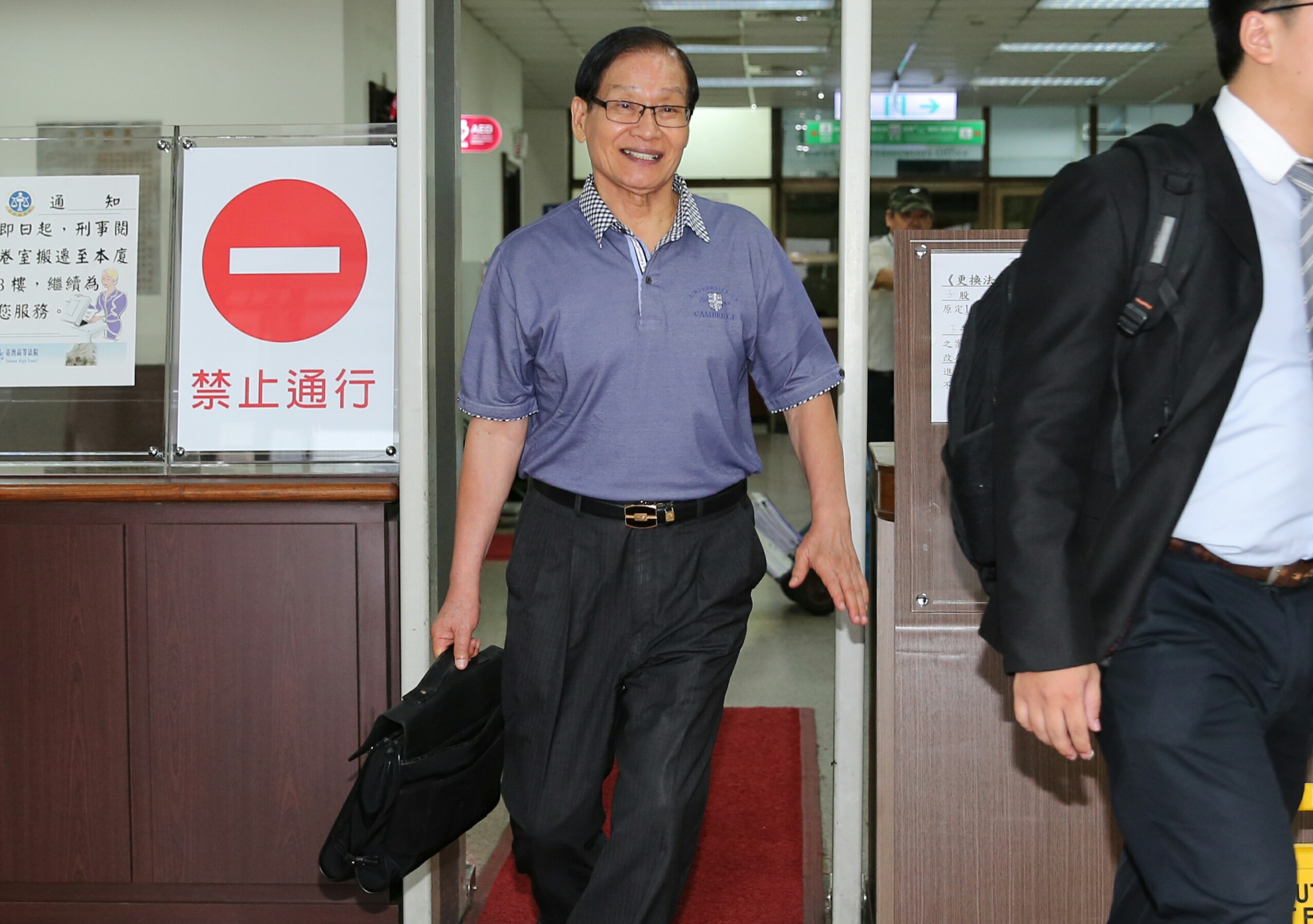 台開內線炒股案開庭，前第一親家趙玉柱與兒子趙建銘出庭，嗆媒體：「人在做天在看，你們要拍，我就不回去了。」