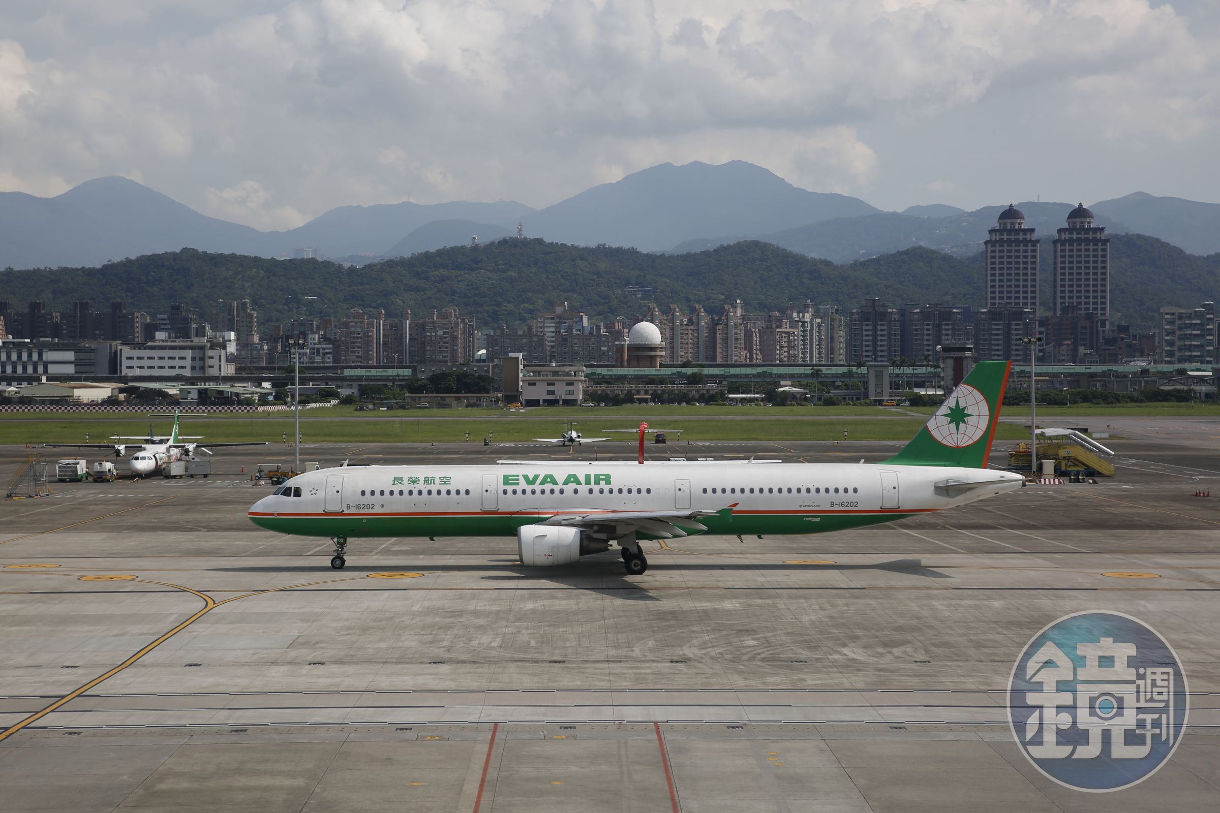長航停飛爭議不斷，機師工會發出聲明肯定公司准假，盼輿論以飛安為基礎，不要妄加揣測。
