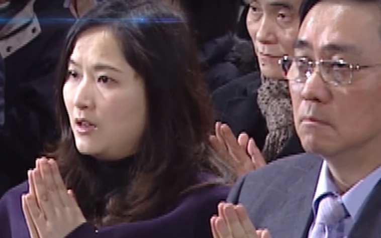 王文洋（右）過去因為女友呂安妮（左），與父親王永慶關係生變。（翻攝東森新聞）