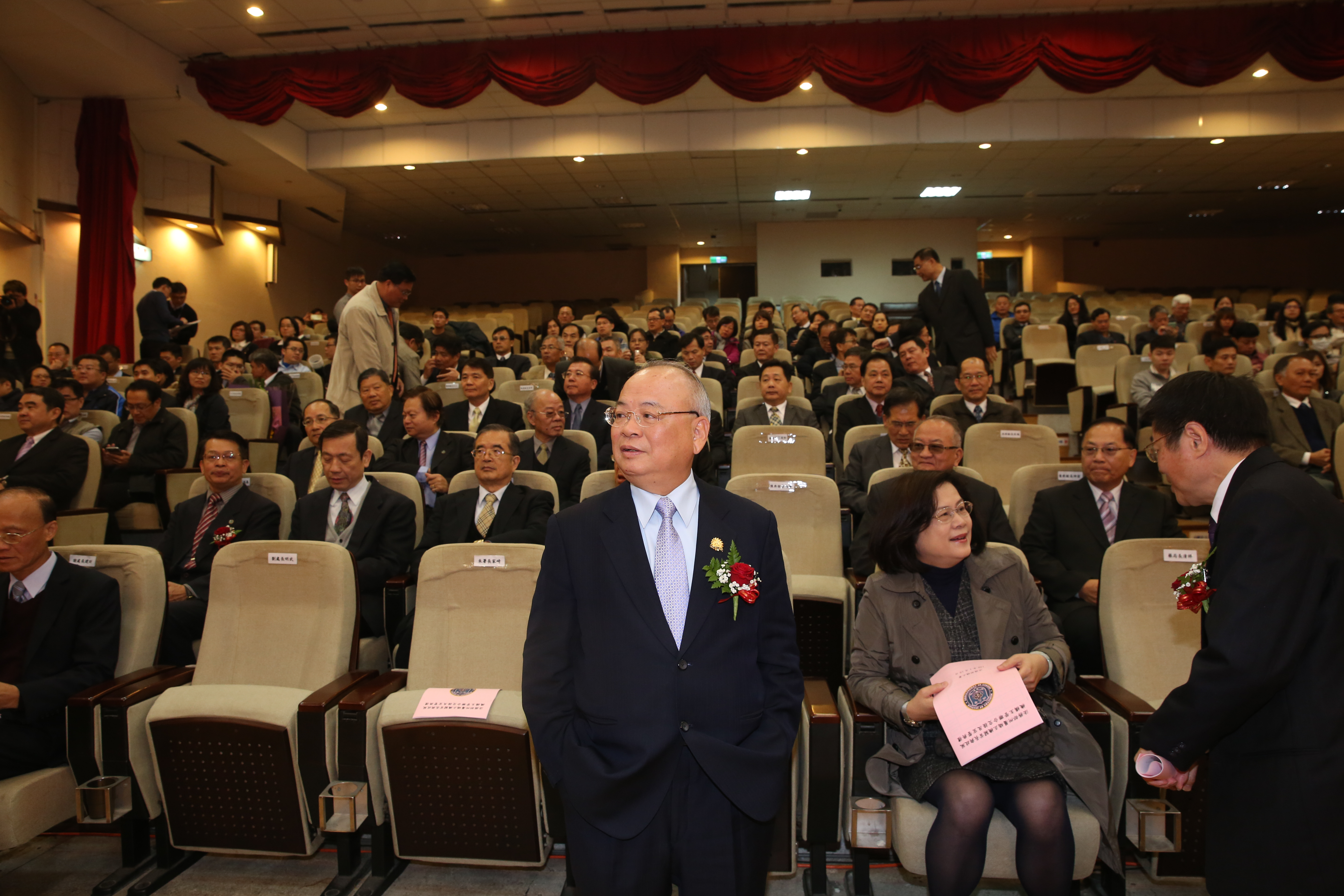 1名檢察官在臉書爆料，調查中影案突然遭特偵組關切，全案簽結，結果是一場誤會。圖為檢察總長顏大和