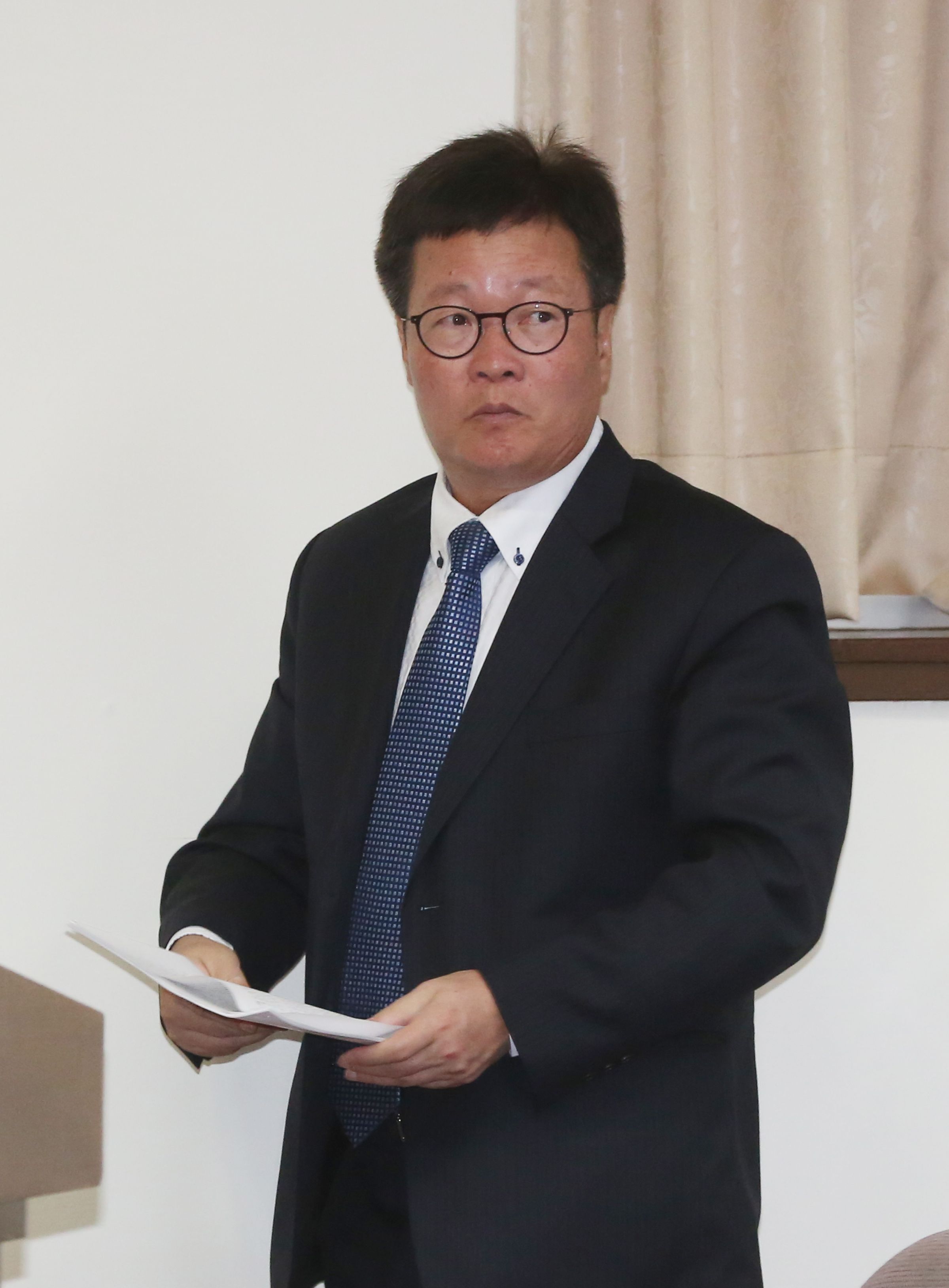 中油董事長陳金德早在6月就與政務委員何美玥到美國參訪，評估在美國設立石化廠的可行性。