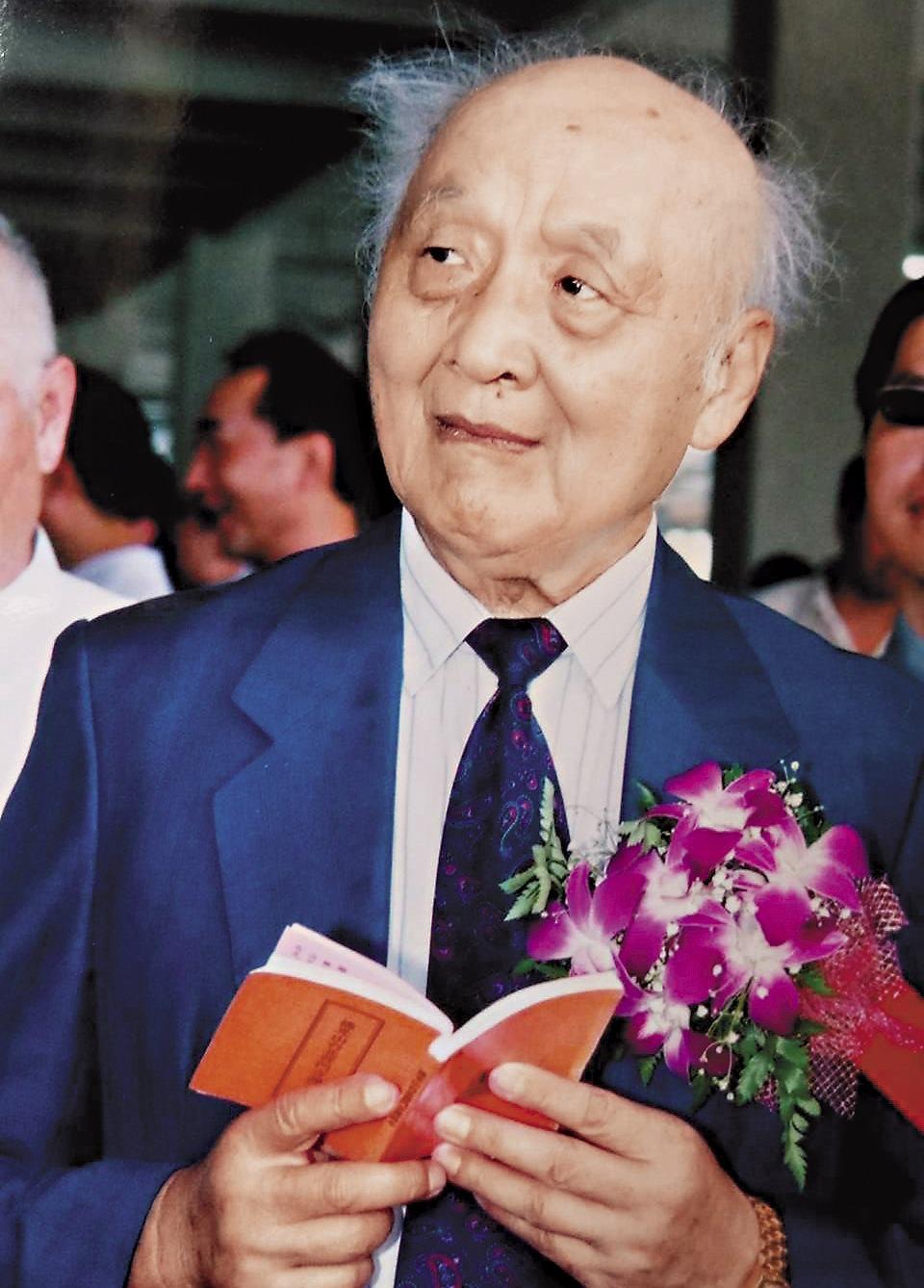 黃杏中簽下1份信託契約，把1億多元的資產轉移給孫子，意外引發家族內鬥。（周嘉華攝影）