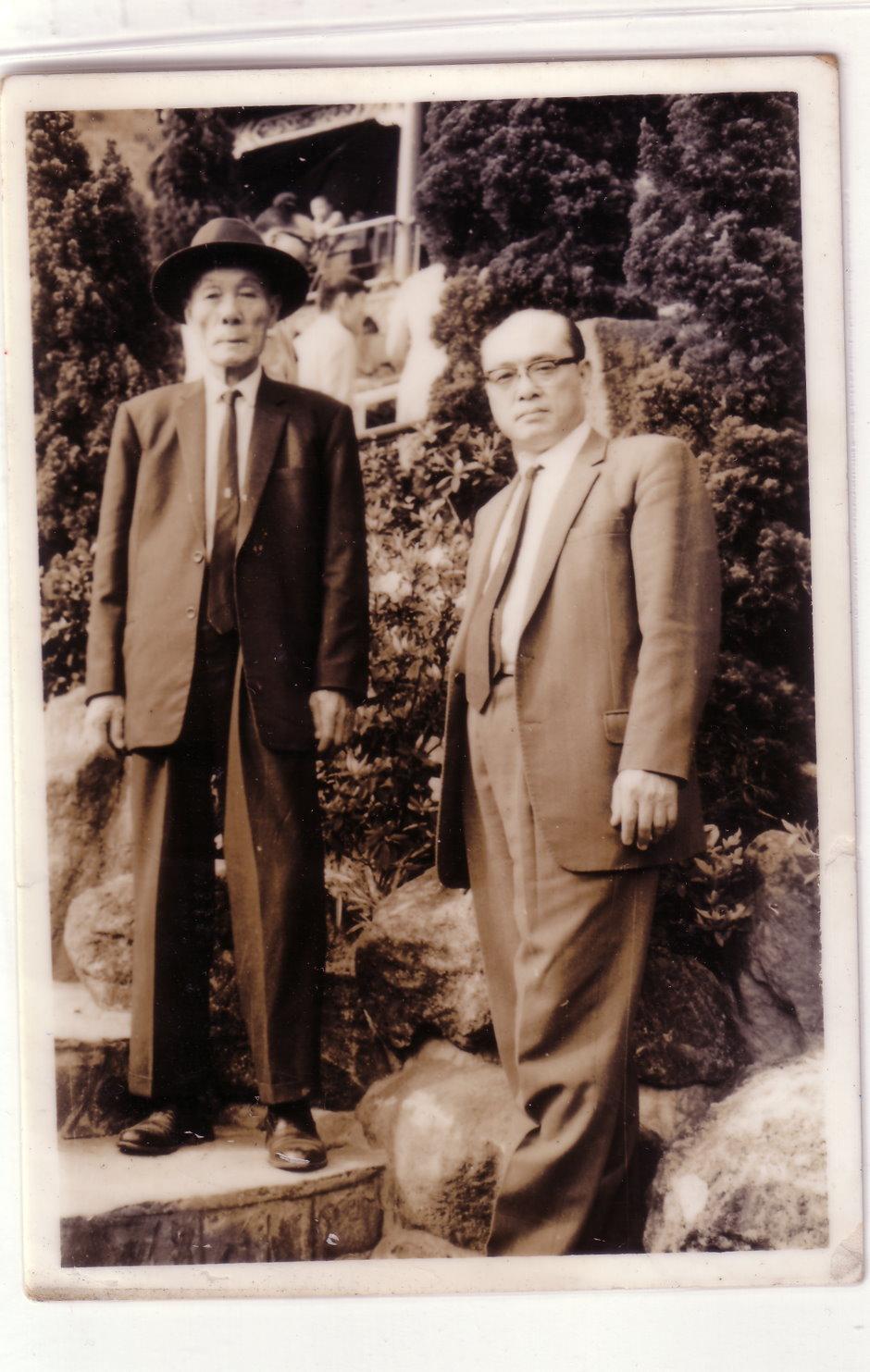 丸莊醬油第一代莊清臨(左)過世時,第二代莊昭典(右)因處理後事過於勞累,也於5天後離世。(丸莊提供)