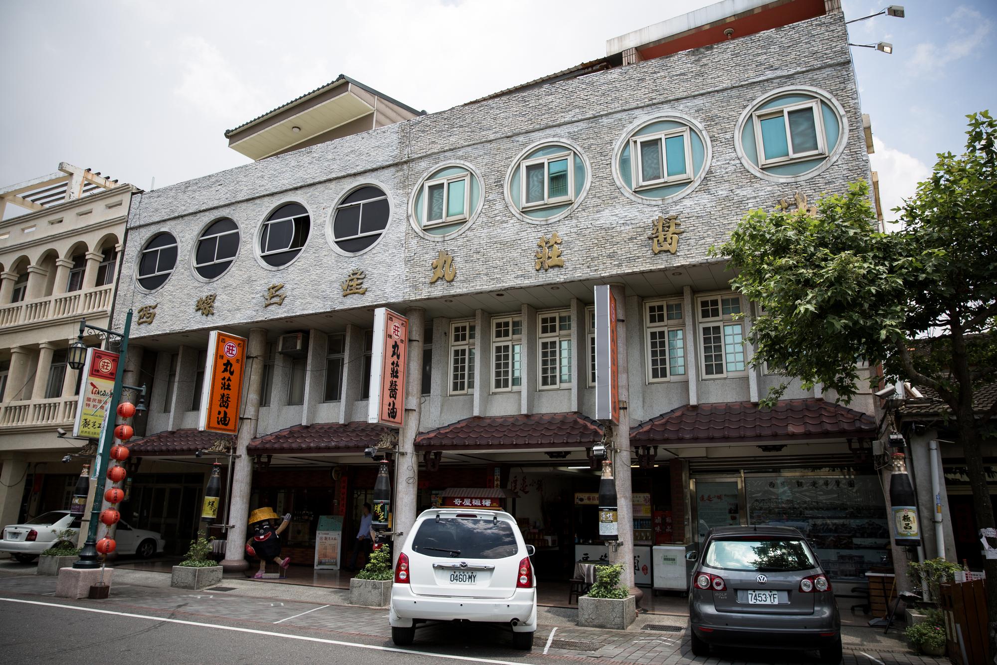 醬油觀光工廠開幕後,帶動了西螺老街人潮。