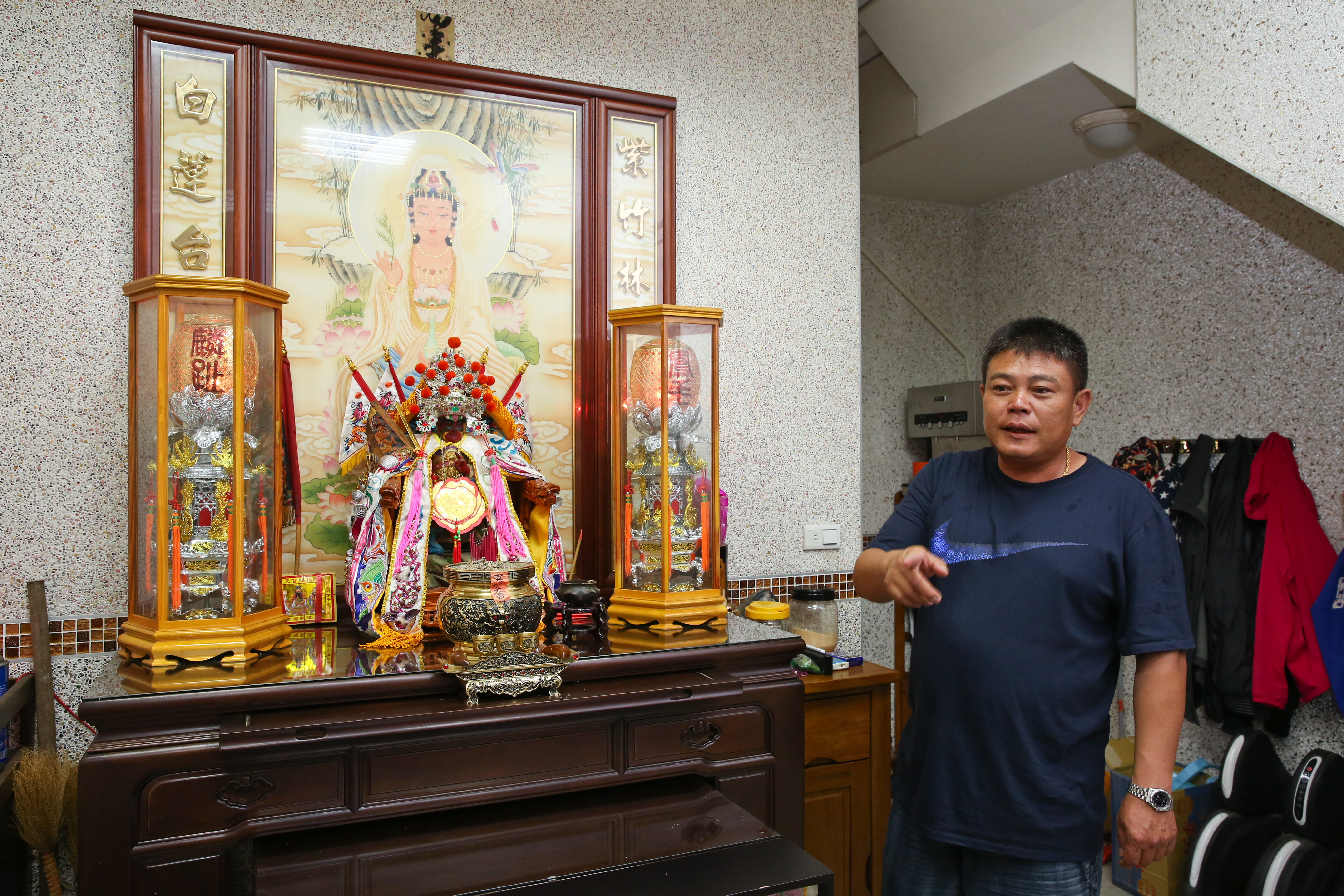 蔡日騰曾有特殊體質，在工地曾被好兄弟「討所費」。