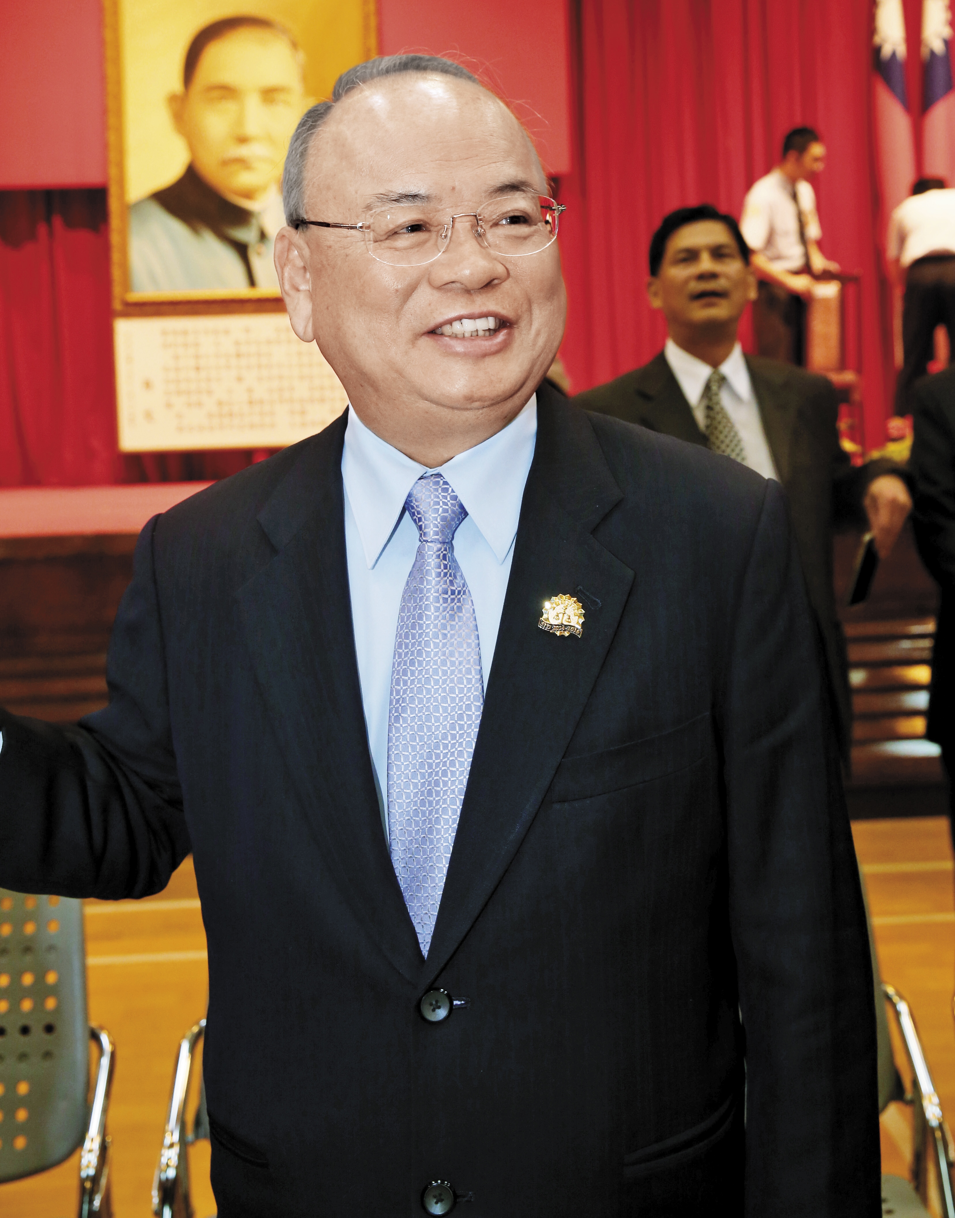 前立委蔡正元因涉侵吞中影減資款遭聲押獲准,外界質疑檢察總長顏大和簽結三中案有放水之嫌。