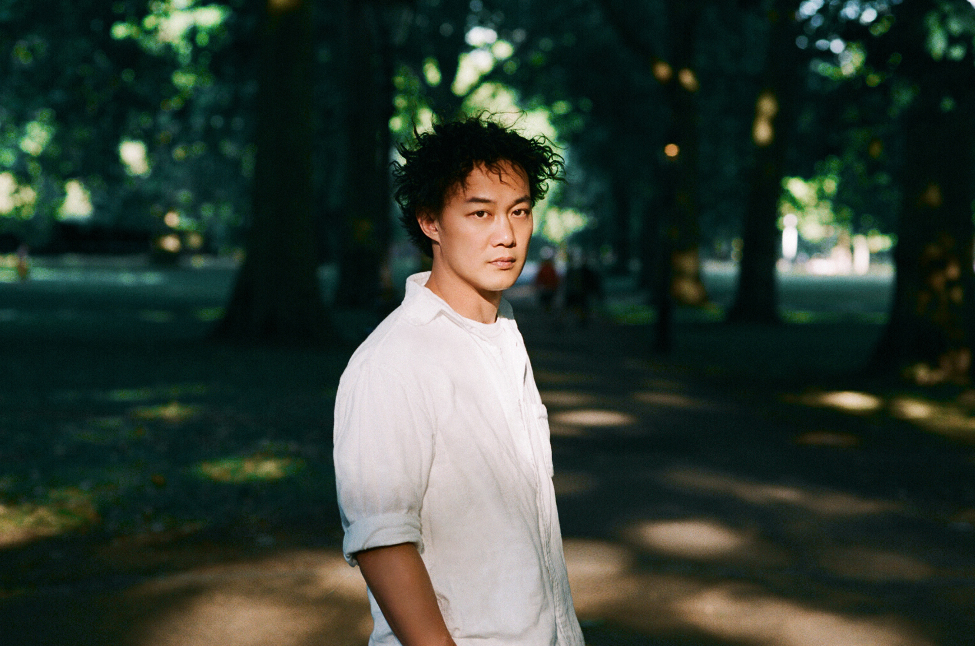 陳奕迅再推兩首新歌，為10月全新國語專輯暖身。