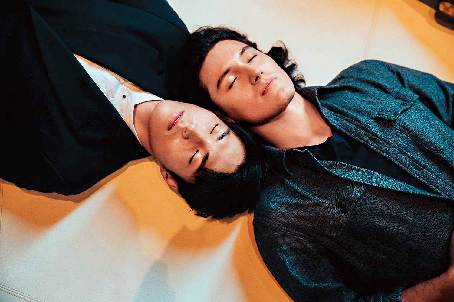 以中國「形婚」為主題的《偽婚男女》，唐振剛、周厚安劇中演一對同志戀人。（三映電影提供）