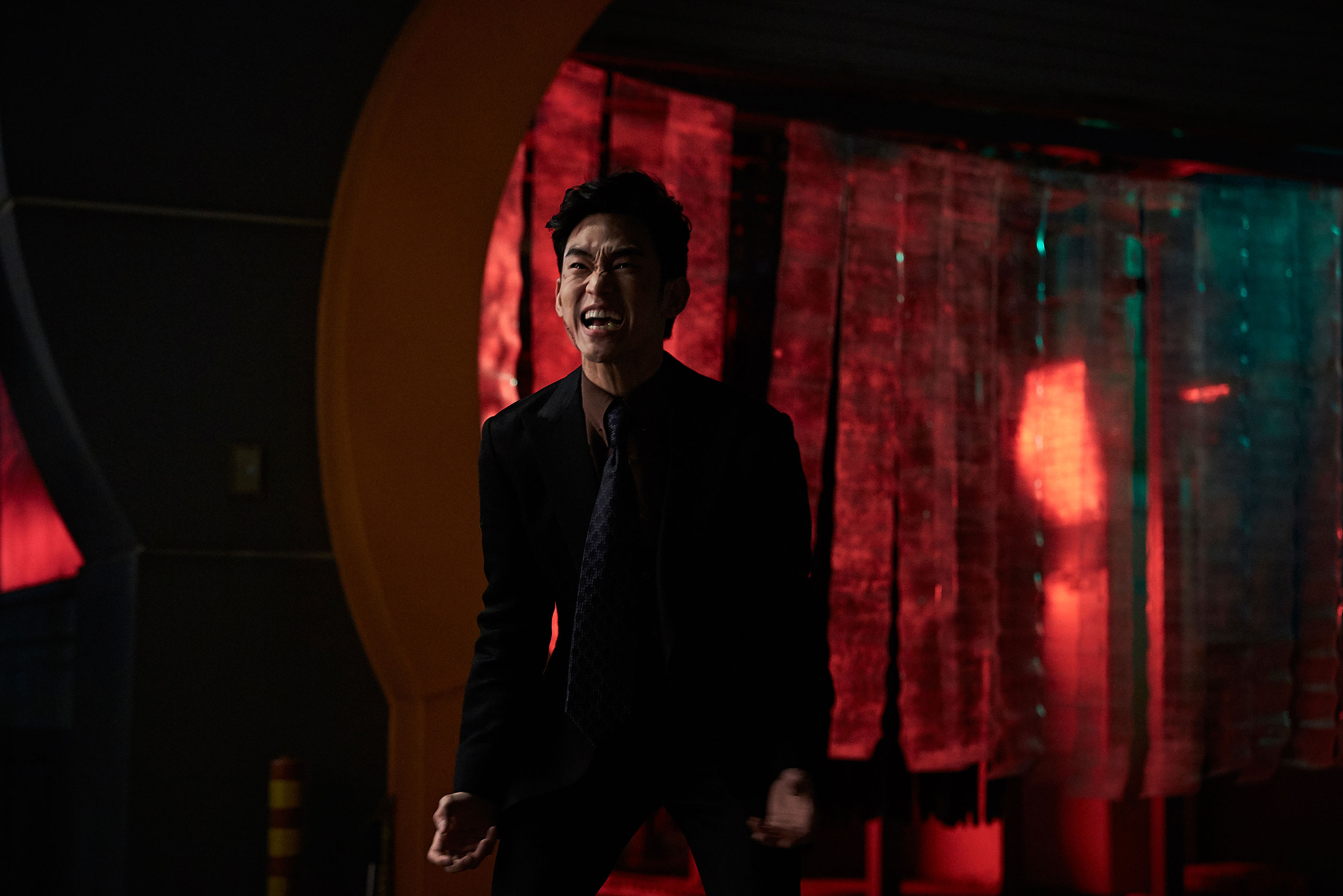 金秀賢新作《REAL》列為限制級，但台灣預售票房已破百萬，足見金秀賢魅力萬分。