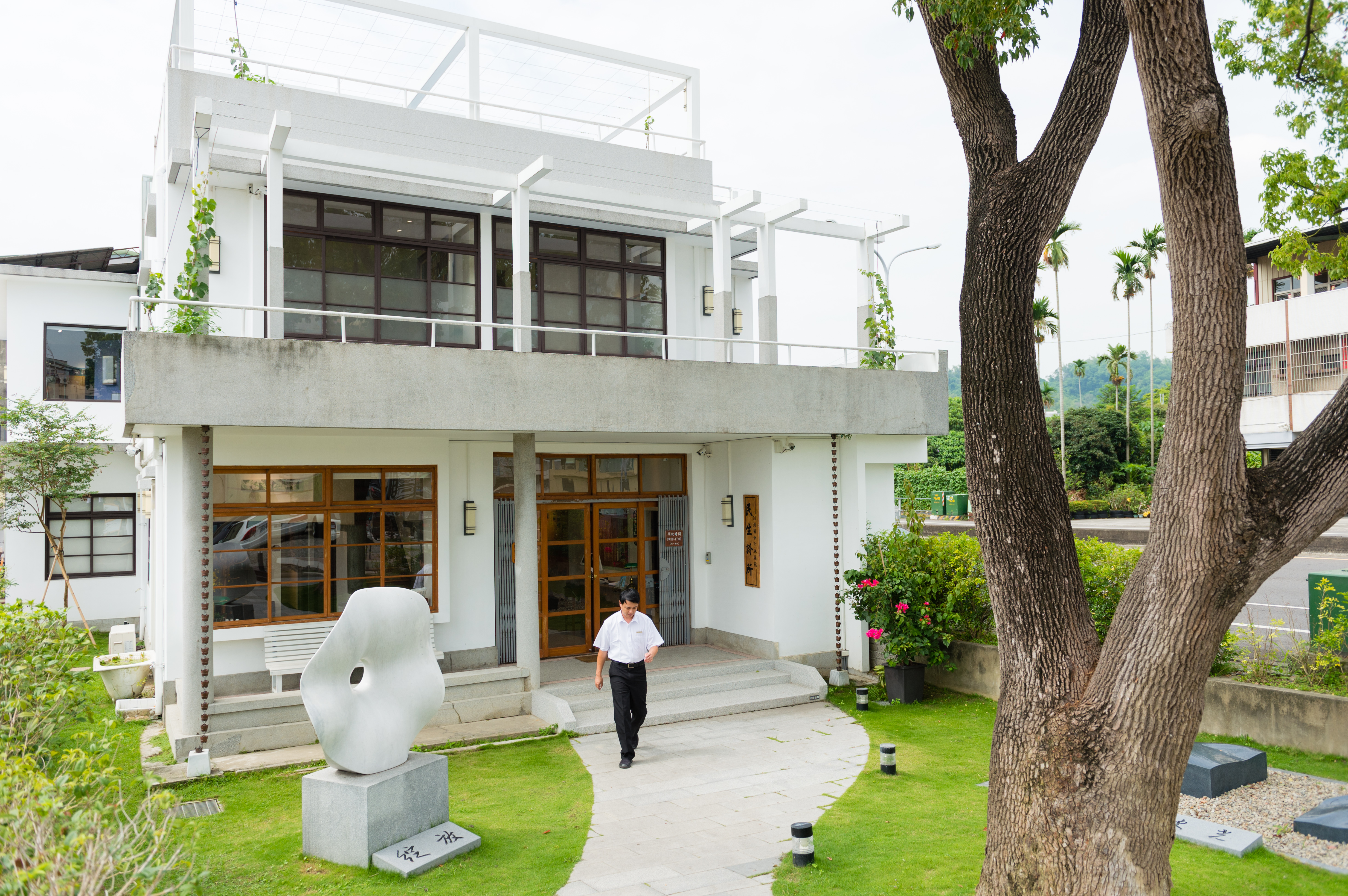 這座60多年的老房子，整修後呈現復古的文青味。