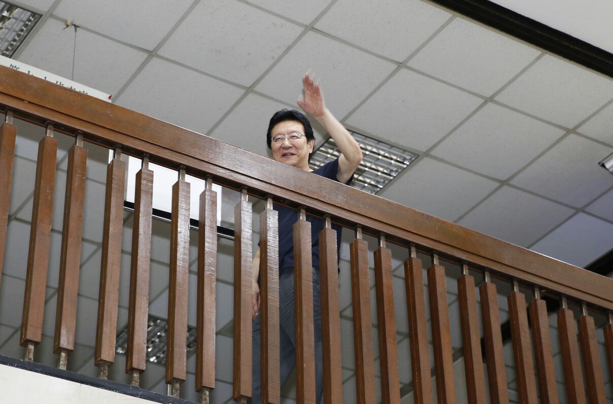 前中廣董事長趙少康因中廣交易案遭約談，他強調自己是證人，被告是馬英九。  