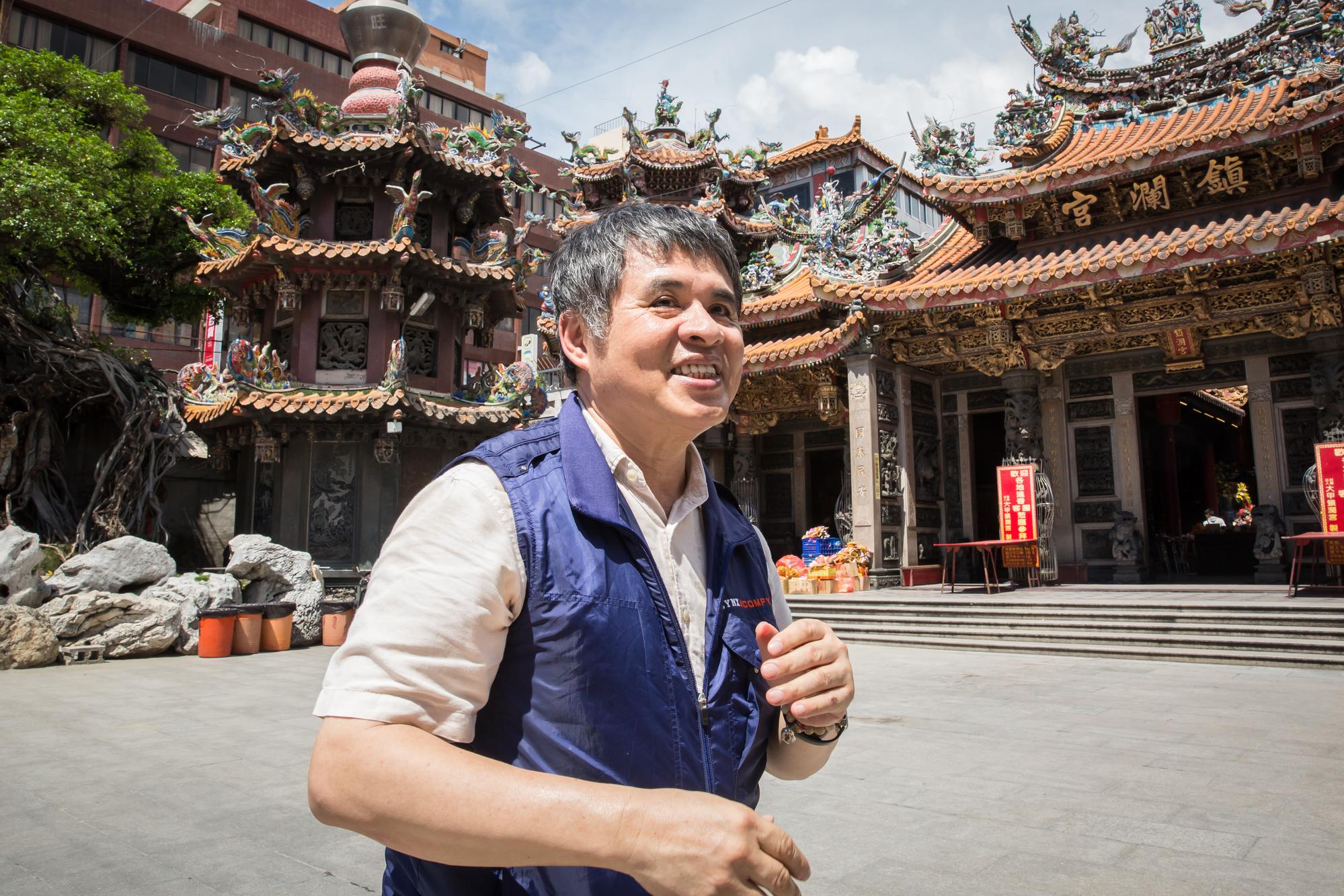 早年因媽祖開示,裕珍馨才得以成立,至今生意興隆,董事長陳裕賢感念,有空就會去拜媽祖。