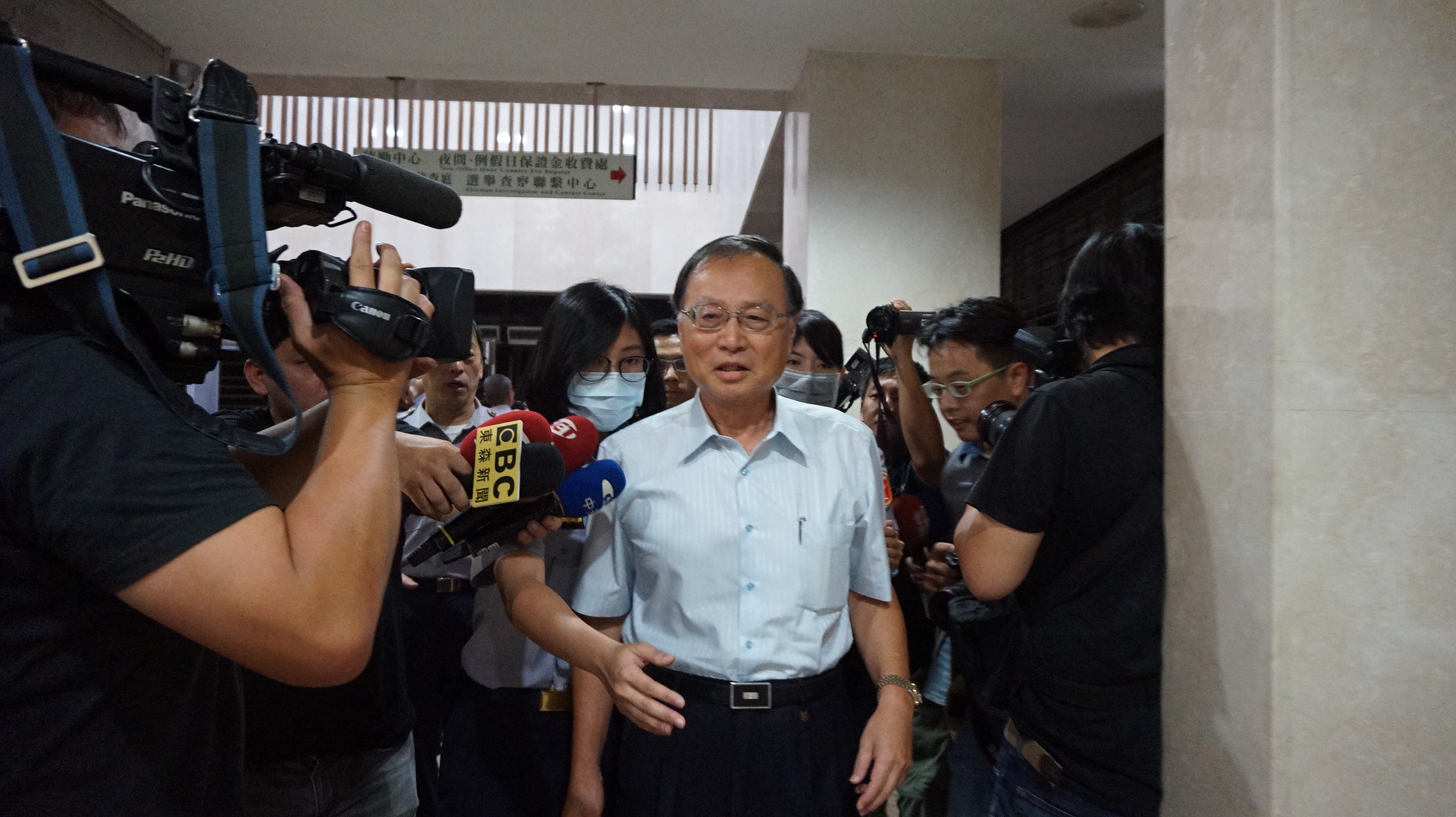 國民黨前行管會主委張哲琛在三中案列為被告，他應訊強調，此案與馬英九無關。